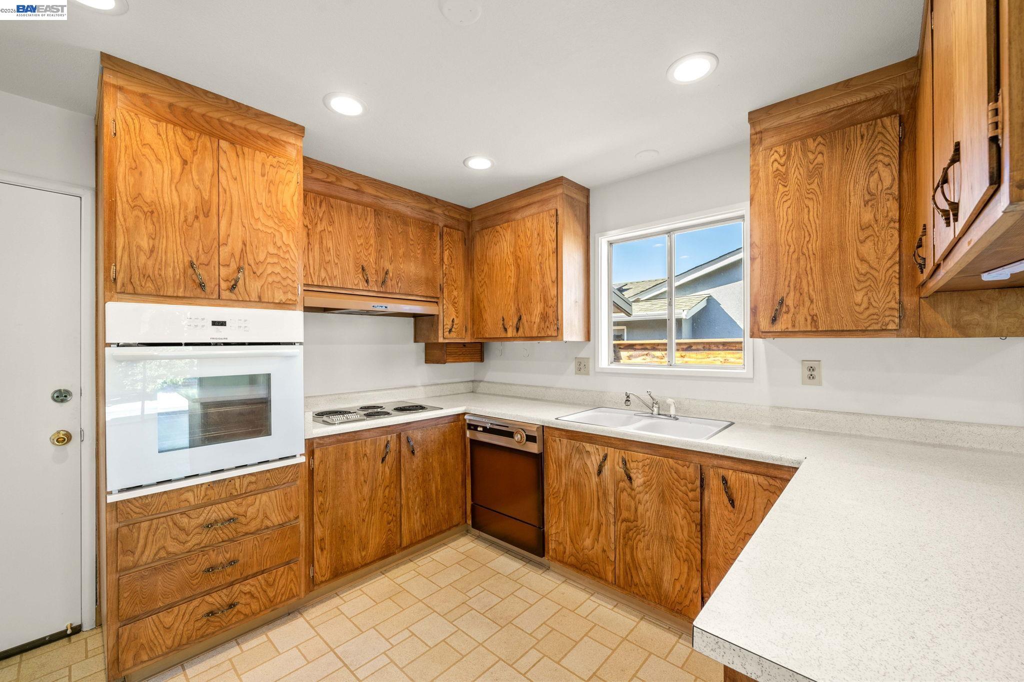 5086 Brett Ct, Fremont CA 94538 — photo 6