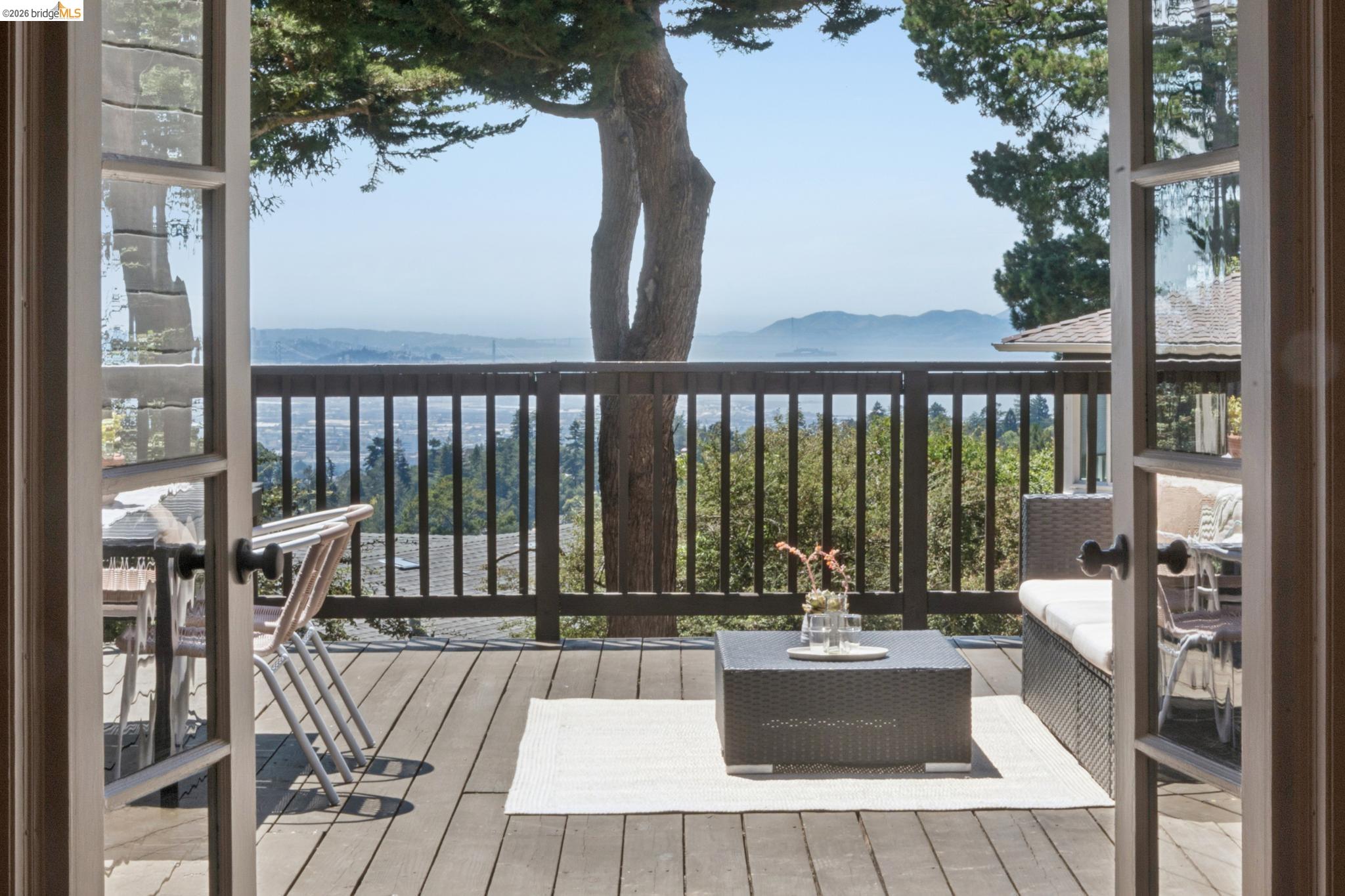 2339 Thackeray Dr, Oakland CA 94611 — photo 19