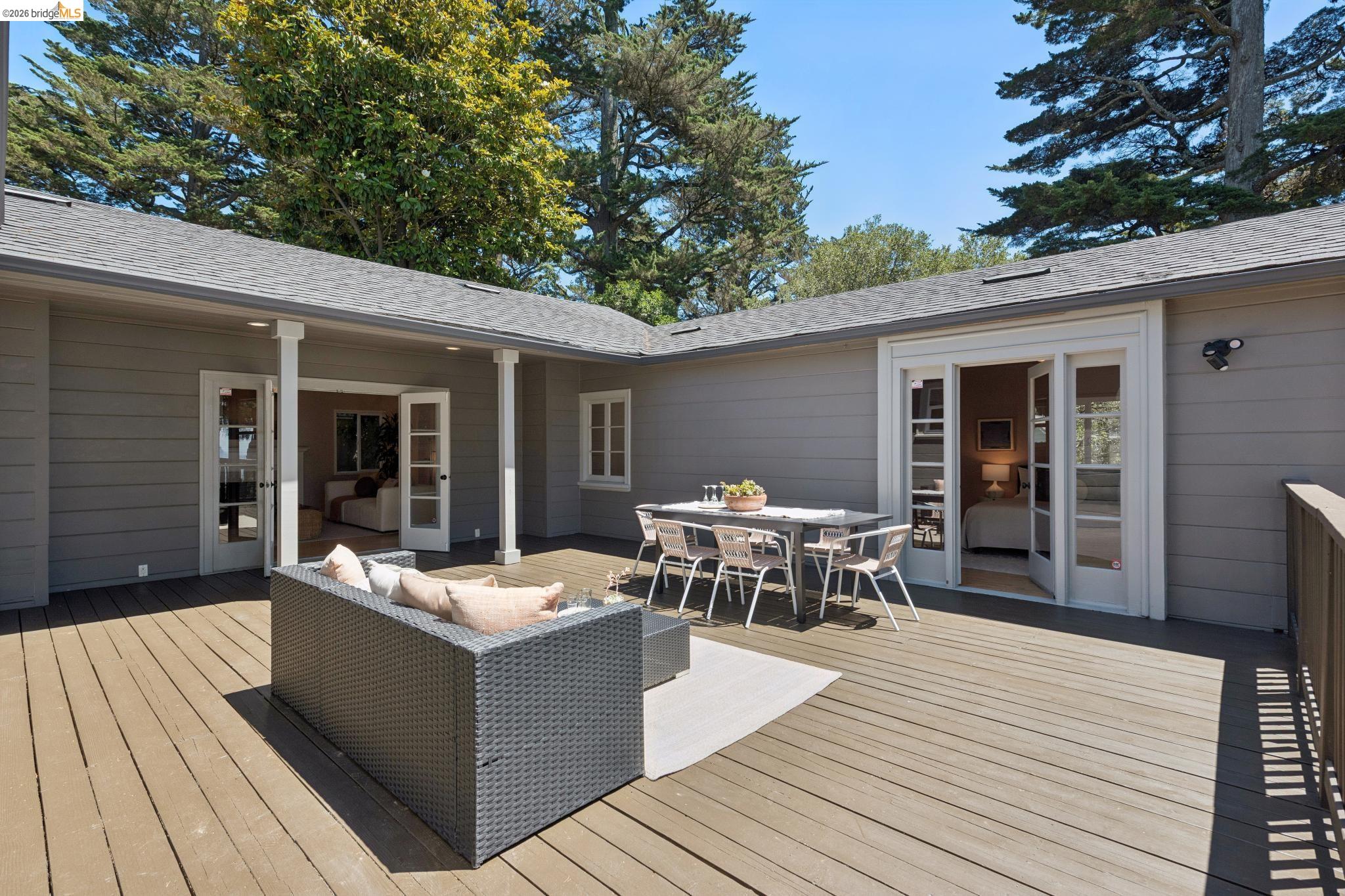 2339 Thackeray Dr, Oakland CA 94611 — photo 26