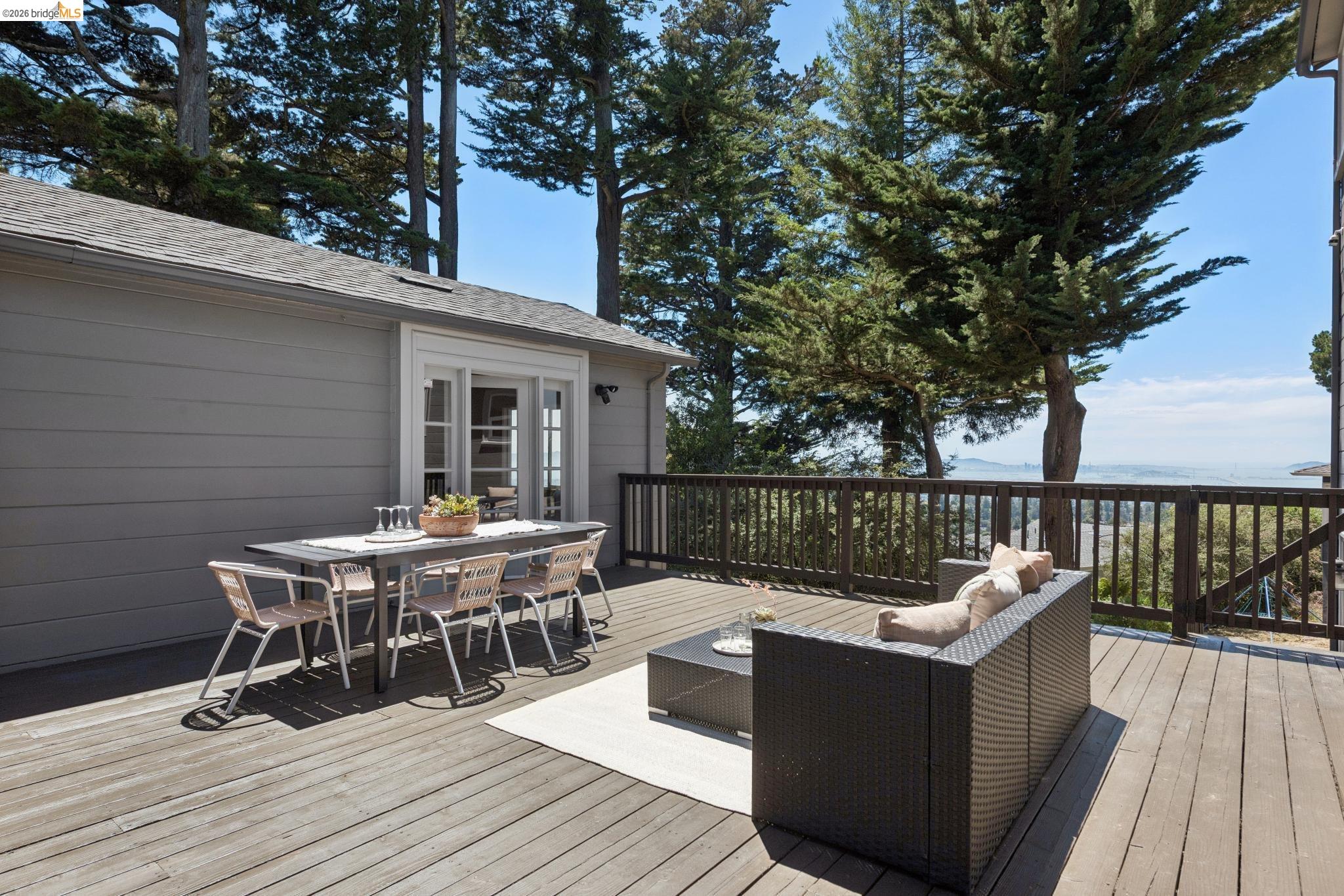 2339 Thackeray Dr, Oakland CA 94611 — photo 27