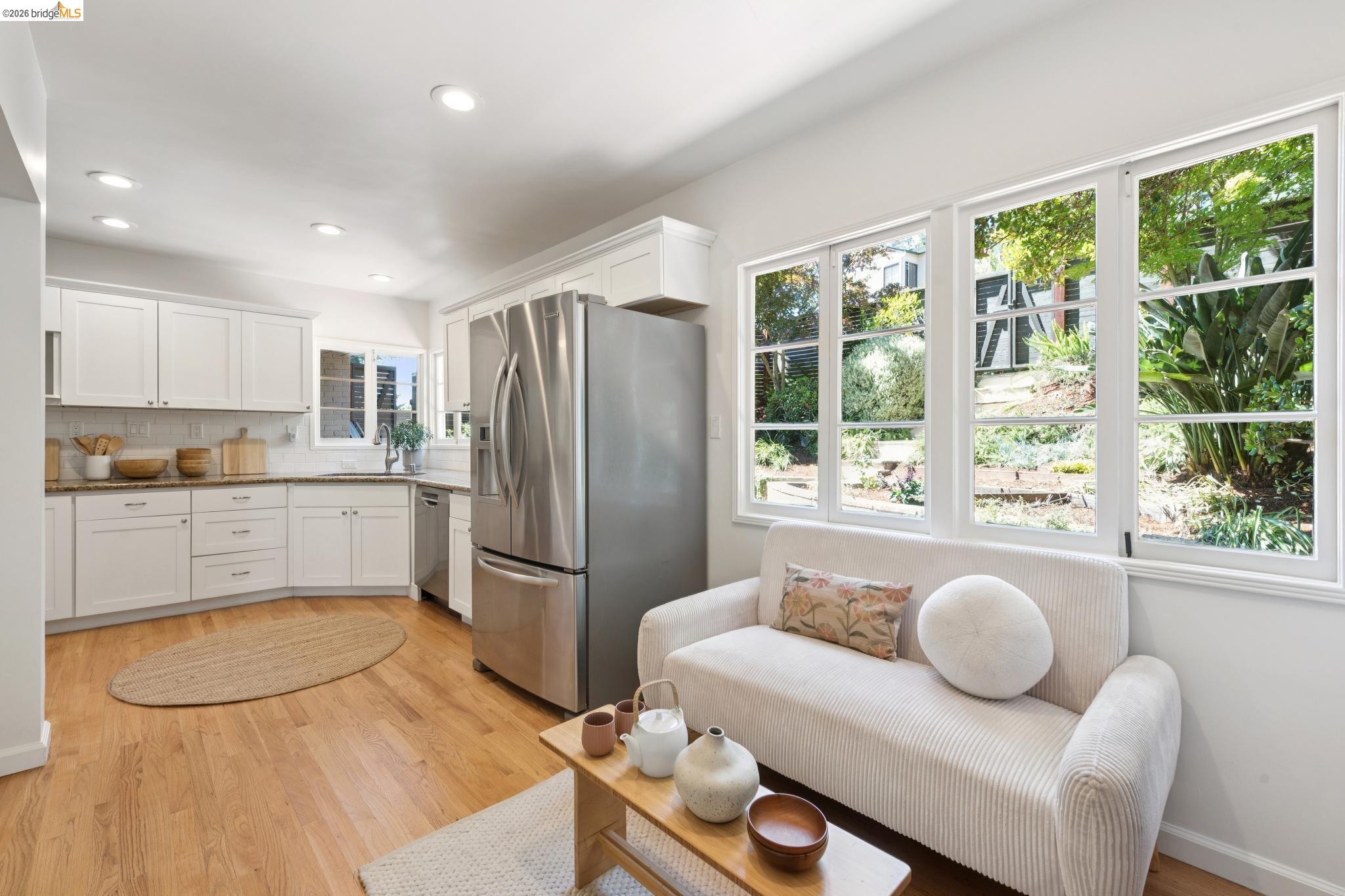 2339 Thackeray Dr, Oakland CA 94611 — photo 37