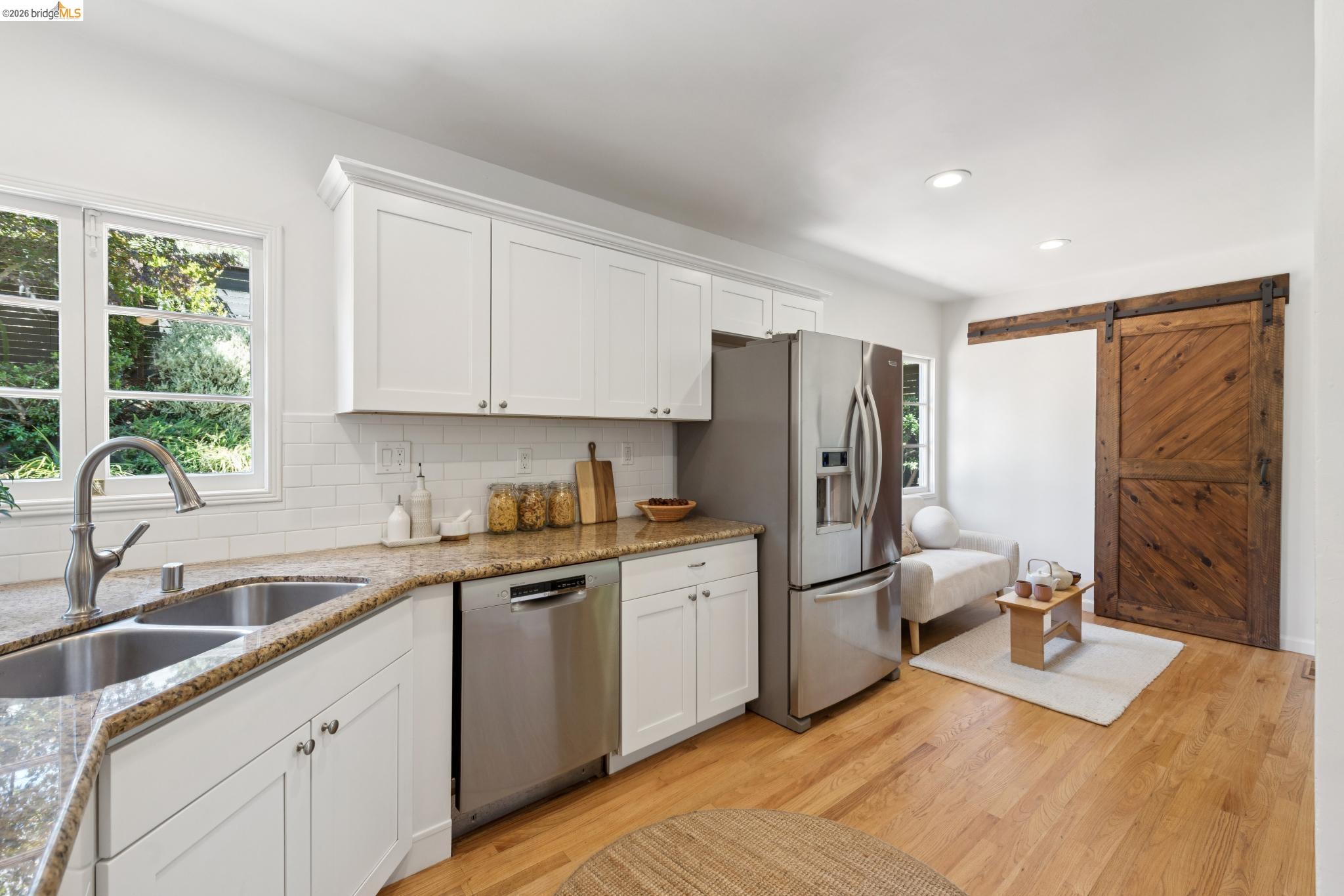 2339 Thackeray Dr, Oakland CA 94611 — photo 39