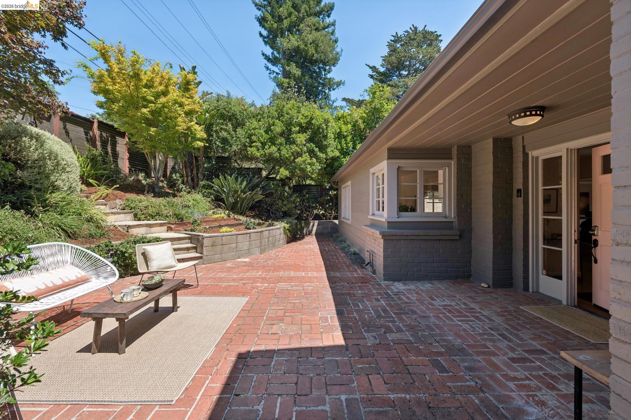 2339 Thackeray Dr, Oakland CA 94611 — photo 7