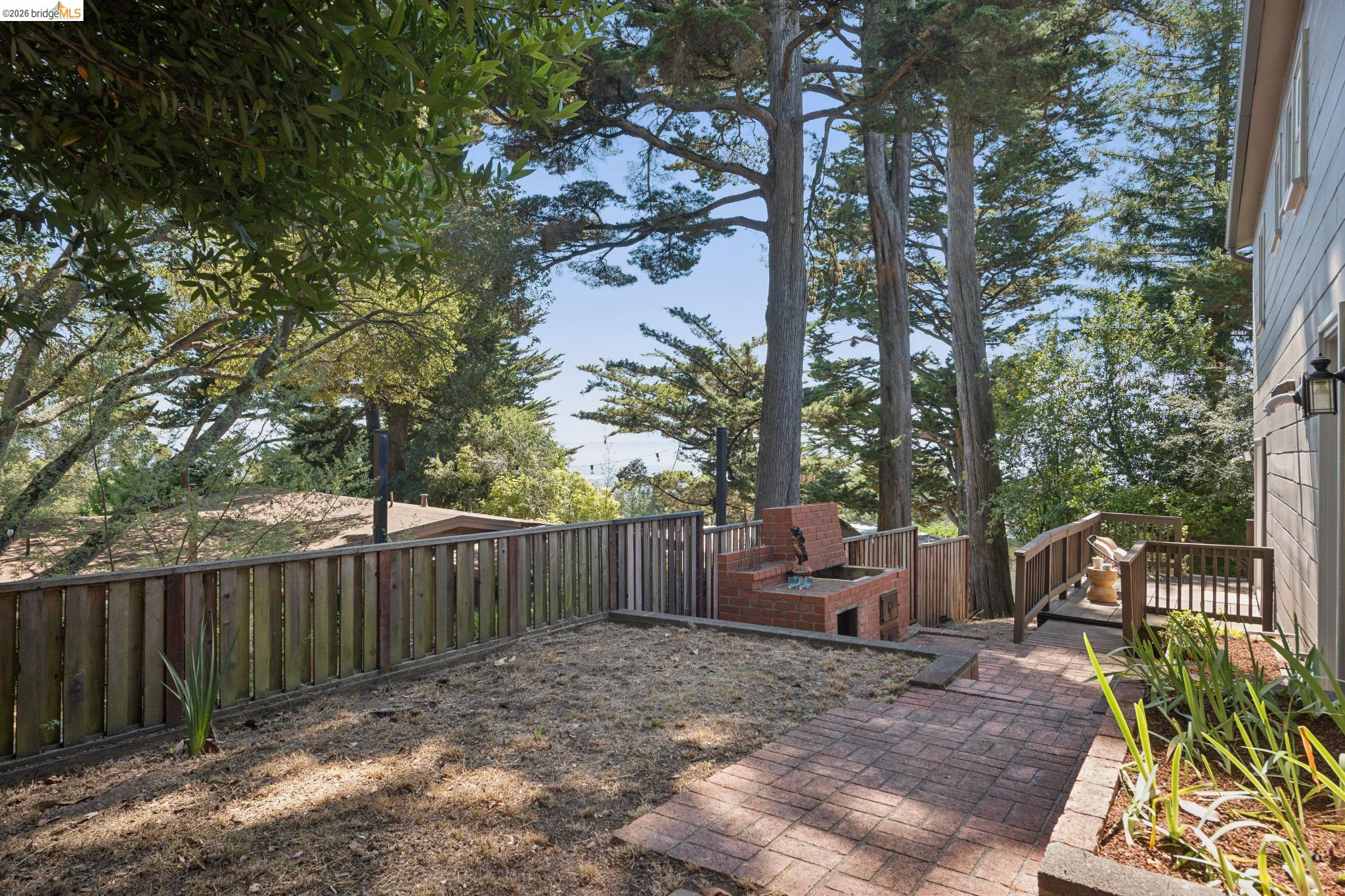 2339 Thackeray Dr, Oakland CA 94611 — photo 62