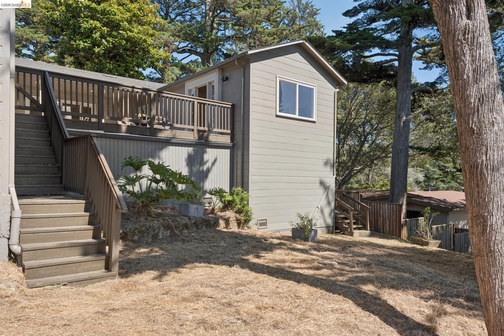 2339 Thackeray Dr, Oakland CA 94611 — photo 63