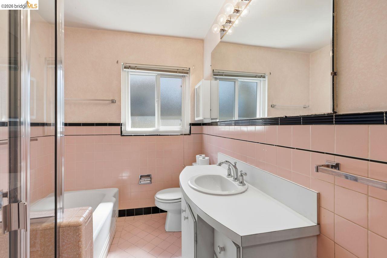 6480 Ascot Dr, Oakland CA 94611 — photo 33