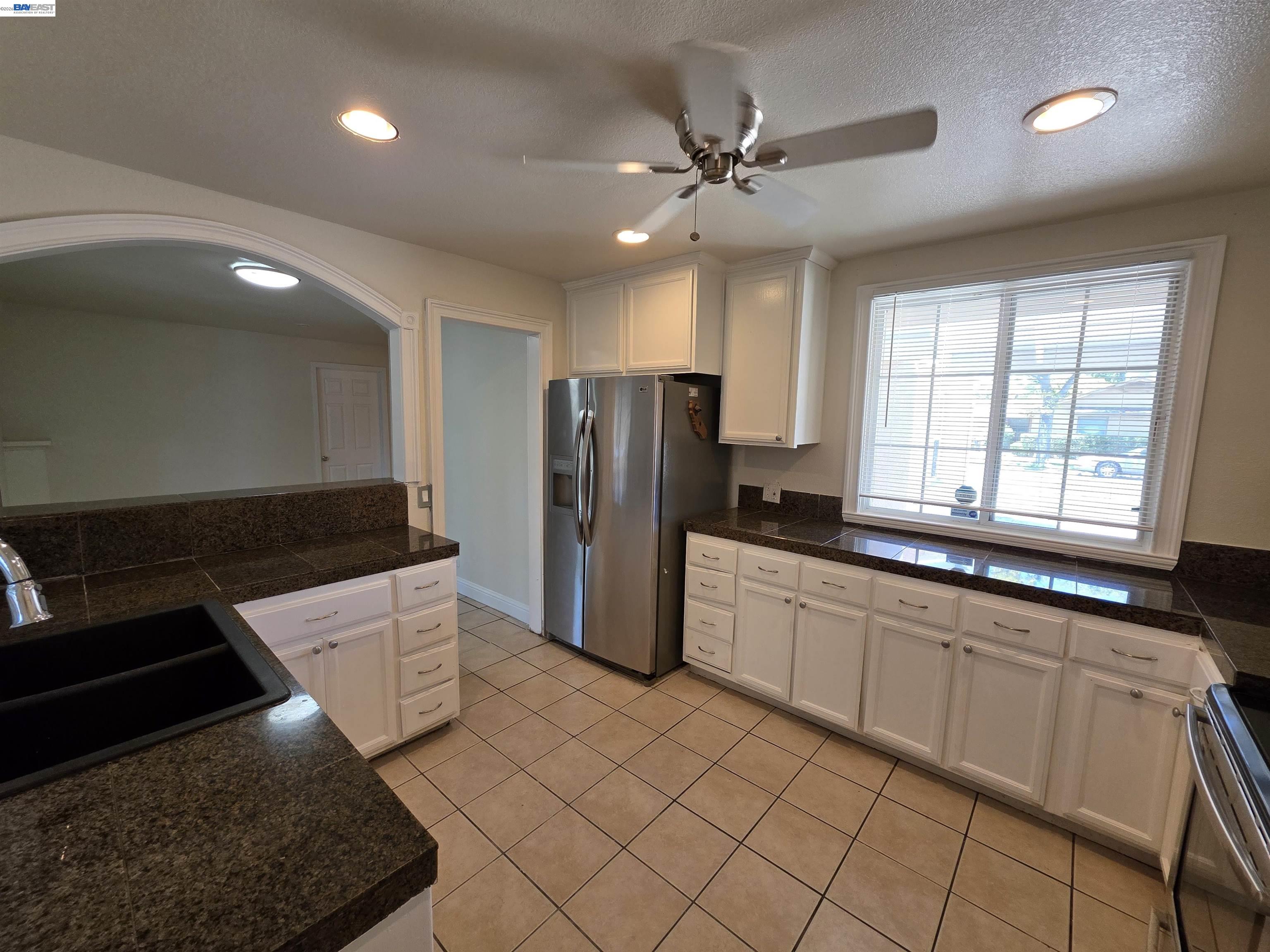 1114 W Downs St, Stockton CA 95207 — photo 4
