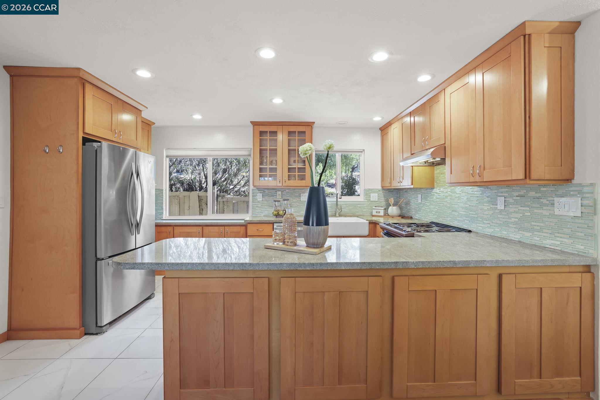 854 Shell Ave, Martinez CA 94553 — photo 14
