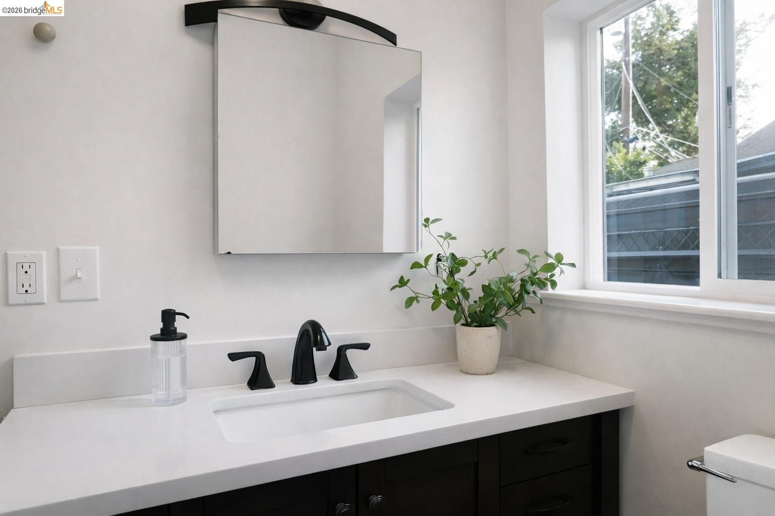 2010 X ST, Sacramento CA 95818 — photo 19
