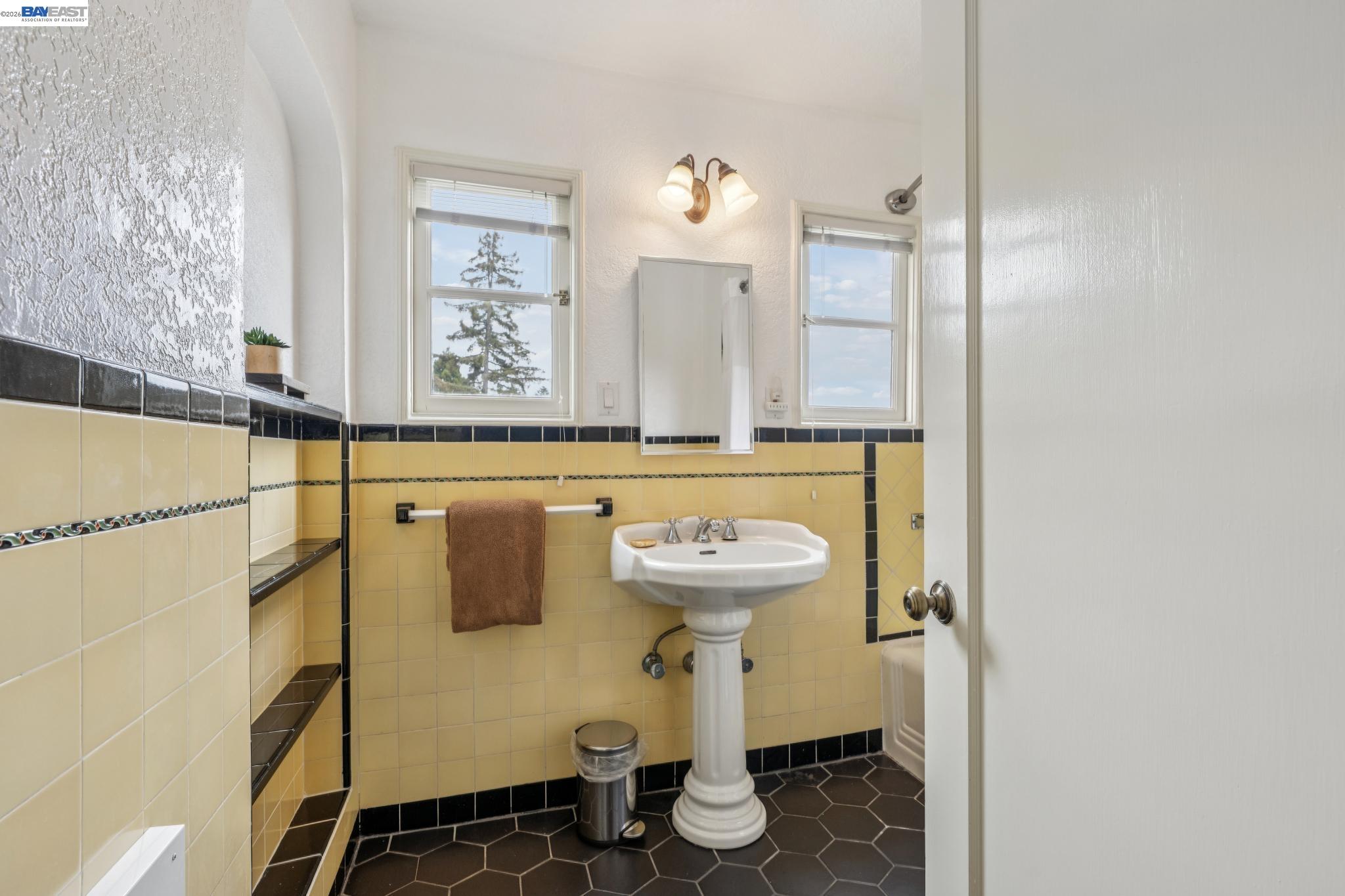 5765 Colton Blvd, Oakland CA 94611 — photo 39