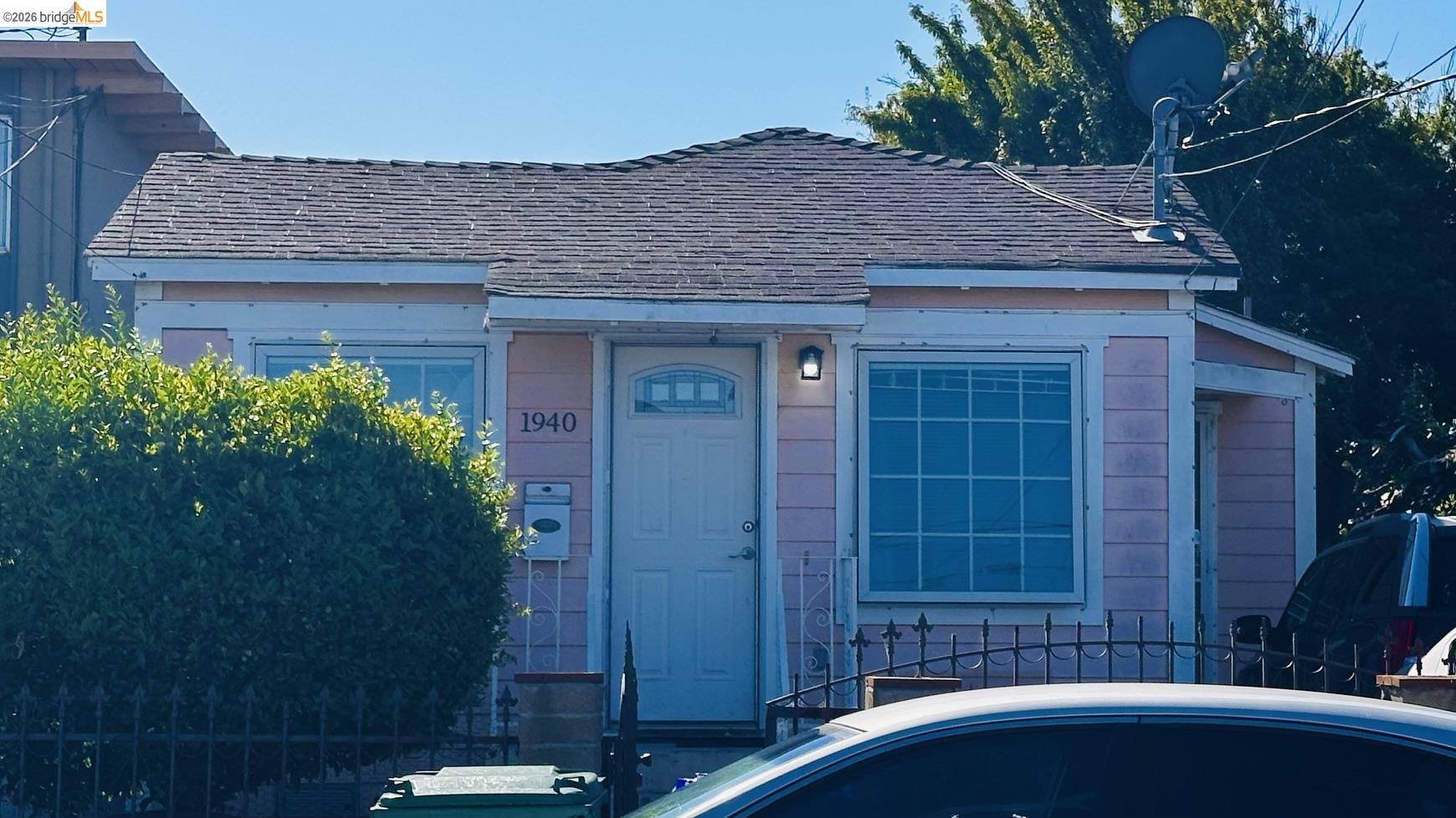 This 3-bedroom and 1 bathroom home is located in an improving neighborhood in City of San Pablo, just one block away from the vibrant 23rd Street with its shops, dining, and amenities. A front iron fence and gate provide added security and privacy, creating a welcoming setting for the property. Great opportunity for homeowners or investors alike.