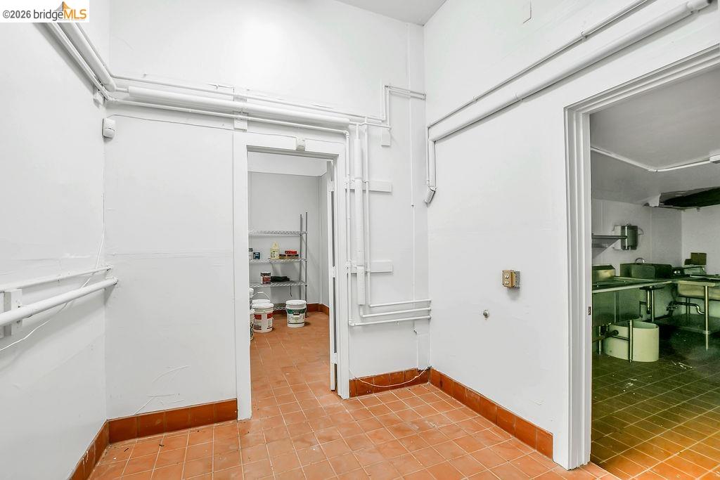 6041 San Pablo Ave, Oakland CA 94608 — photo 29