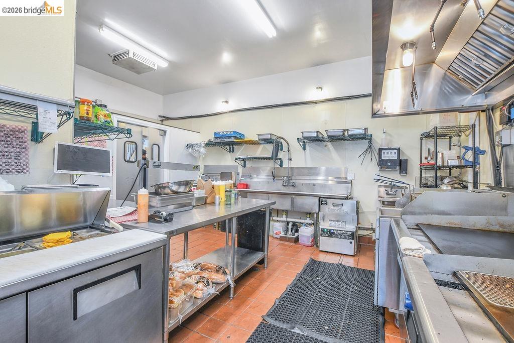 6041 San Pablo Ave, Oakland CA 94608 — photo 43