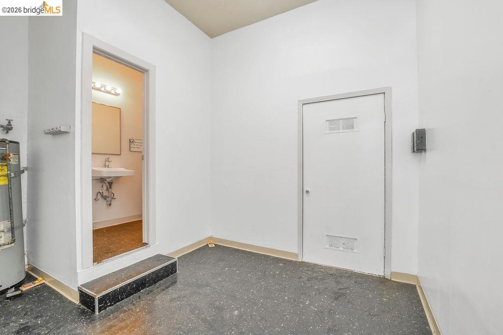 6041 San Pablo Ave, Oakland CA 94608 — photo 52