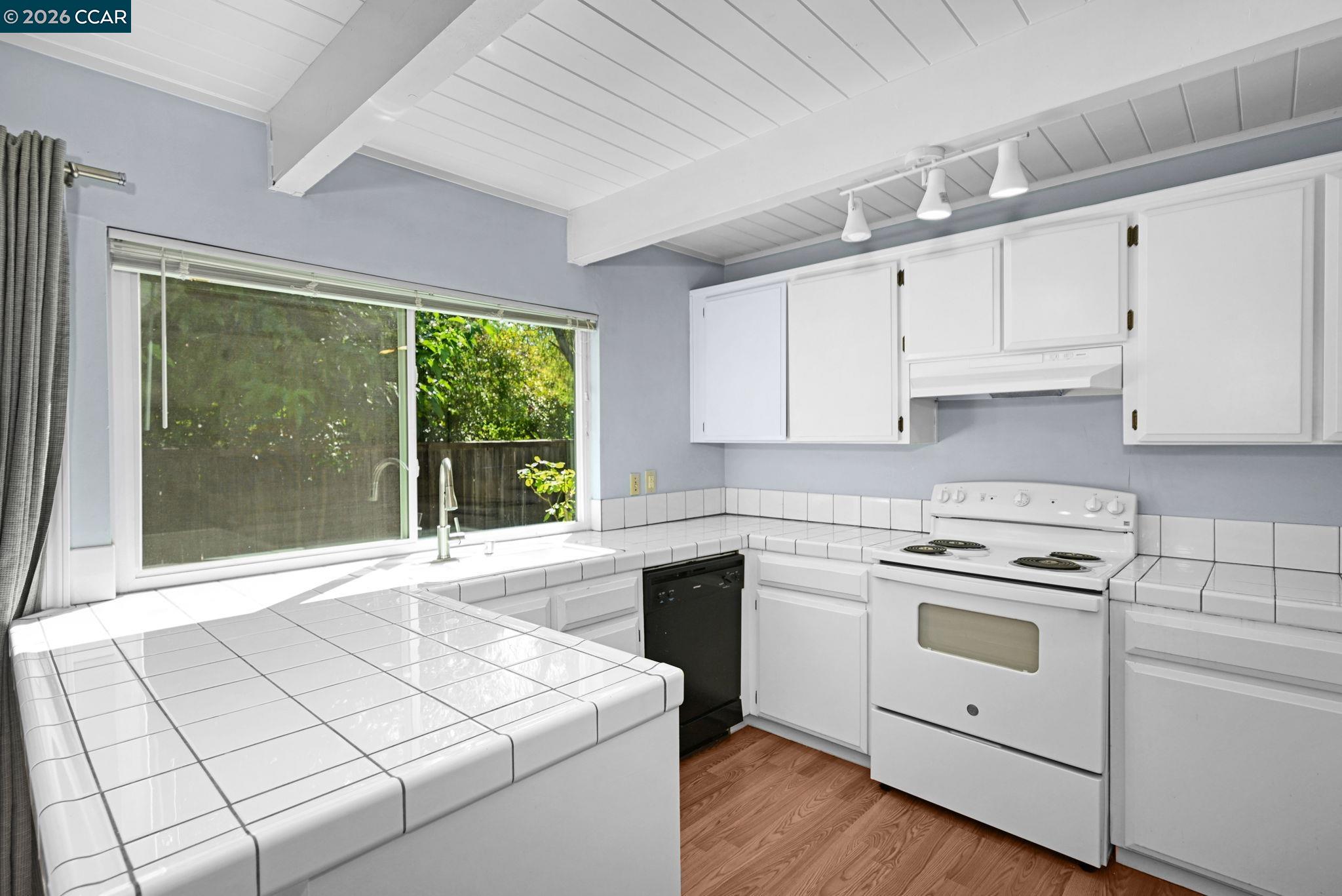 1950 Oak Grove Rd 1950 & 1952, Walnut Creek CA 94598 — photo 15