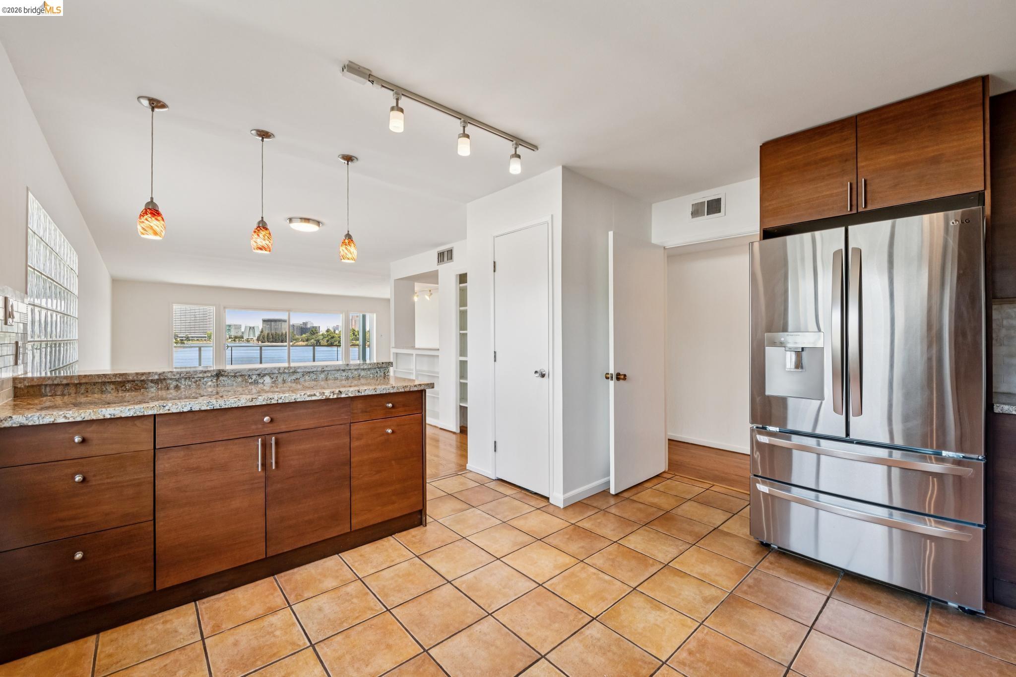 1410 Lakeshore Ave # 6, Oakland CA 94606 — photo 22