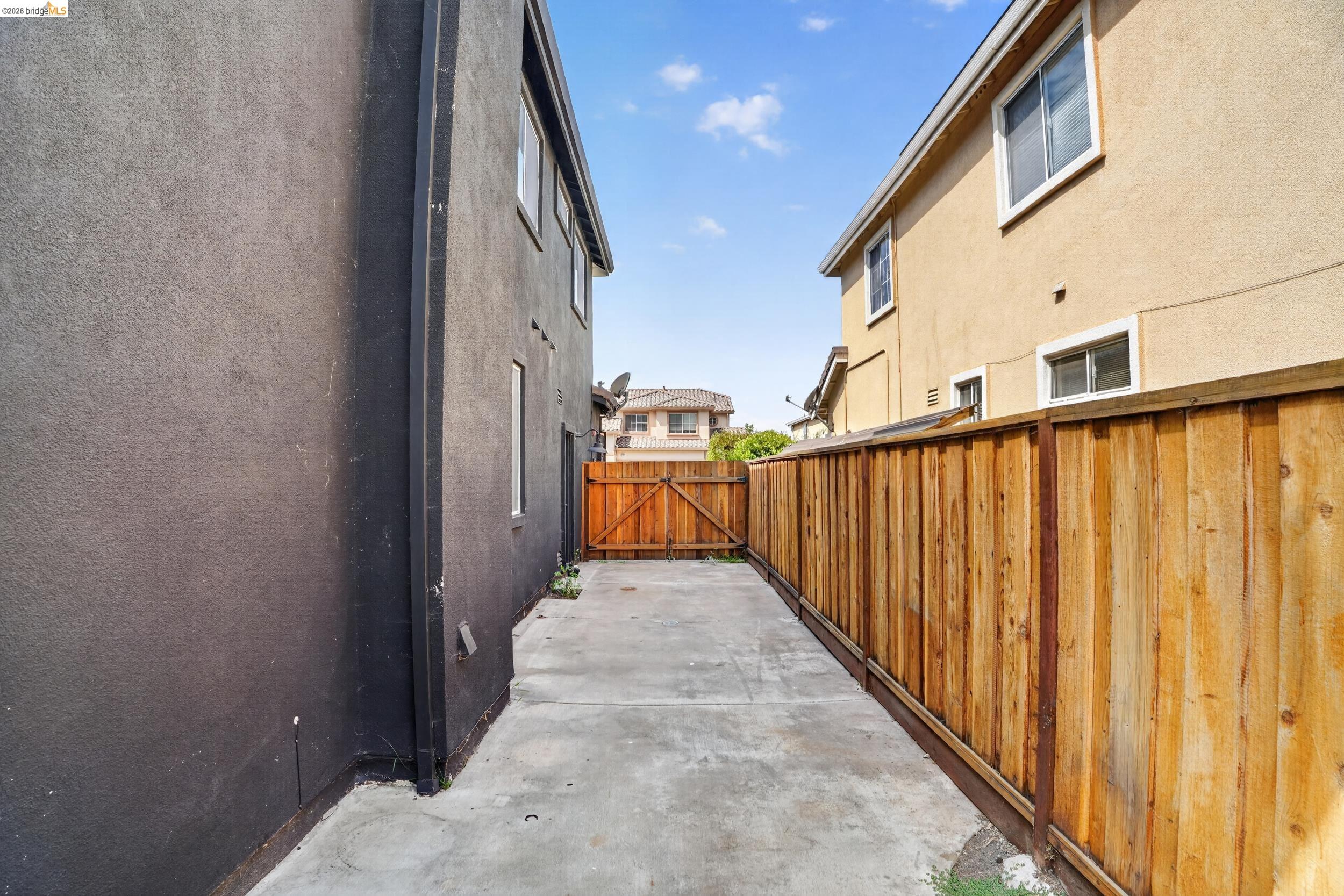 34469 Valley Oaks Loop, Union City CA 94587 — photo 32