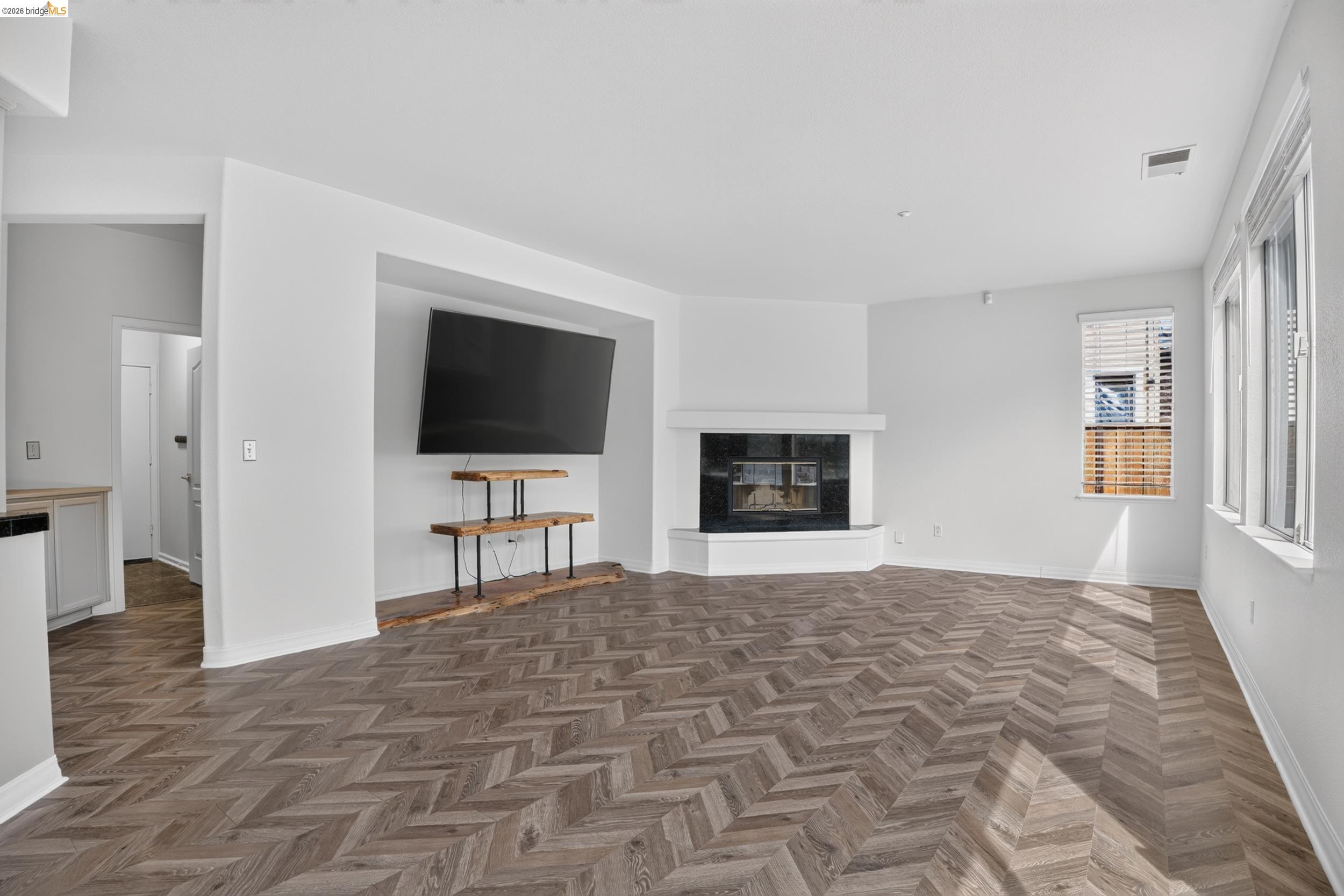 34469 Valley Oaks Loop, Union City CA 94587 — photo 7