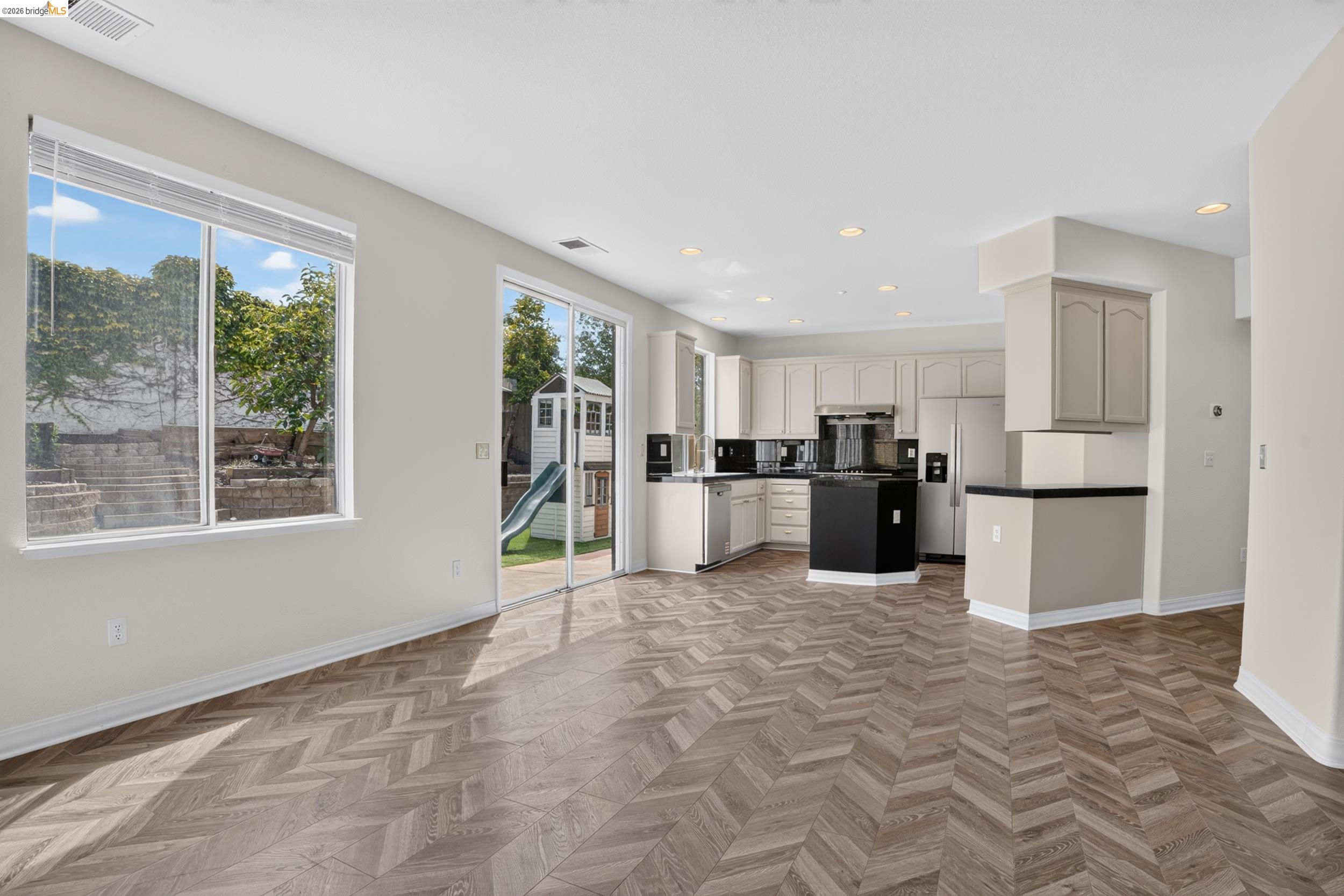 34469 Valley Oaks Loop, Union City CA 94587 — photo 9