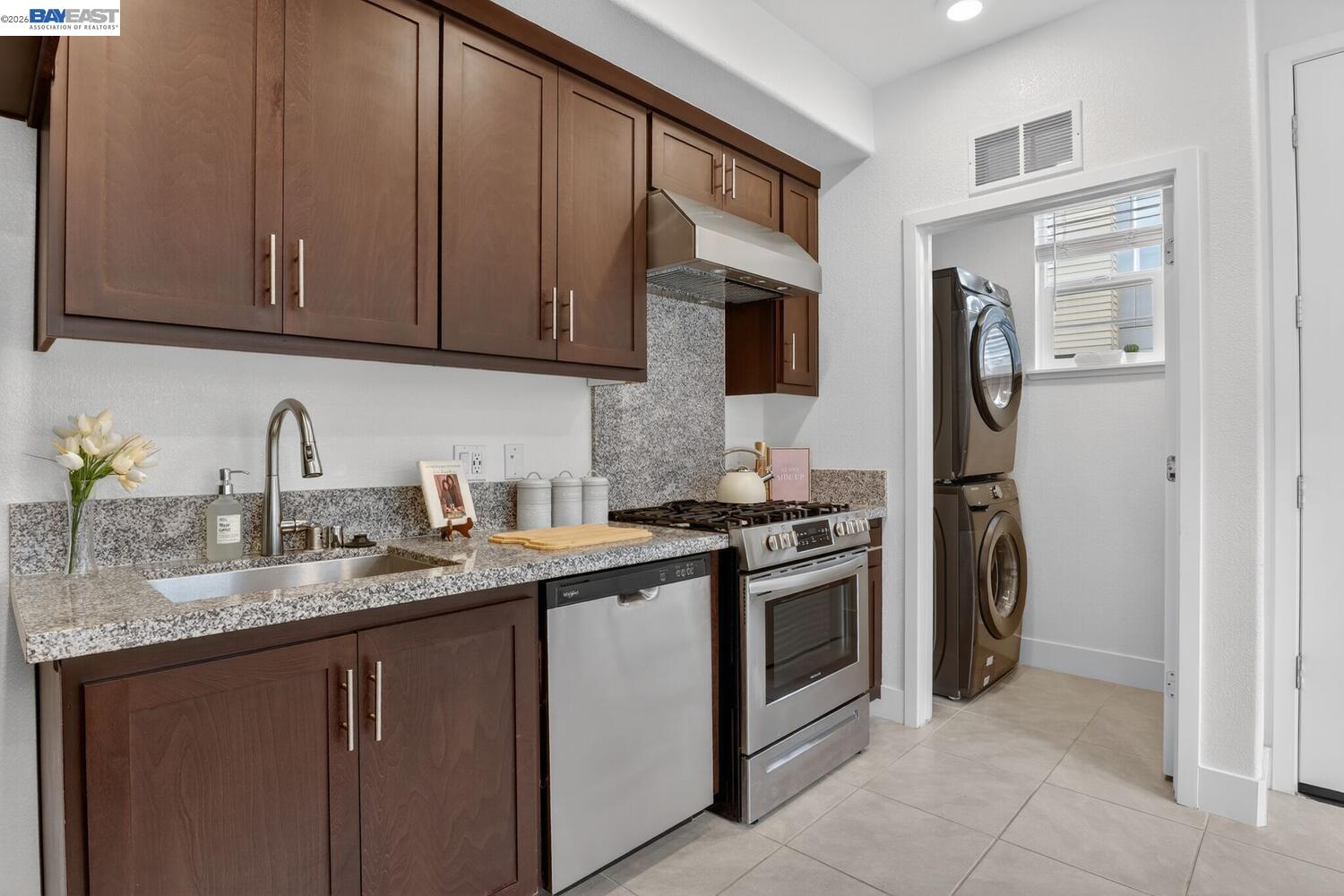 411 Rhythm Ln, Hayward CA 94544 — photo 14