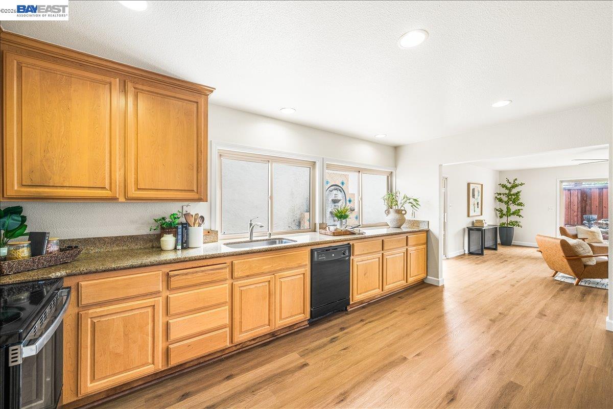5168 Dryden Ct, Newark CA 94560 — photo 7