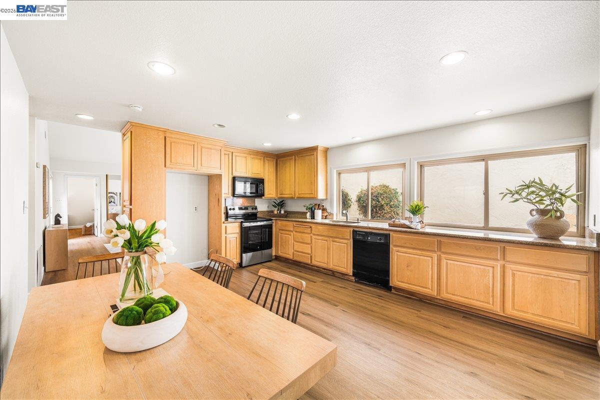 5168 Dryden Ct, Newark CA 94560 — photo 8