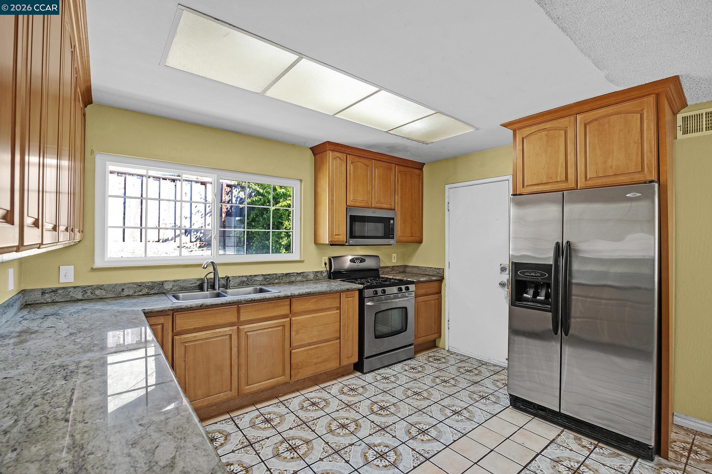 972 Tara Hills Dr, Pinole CA 94564 — photo 8