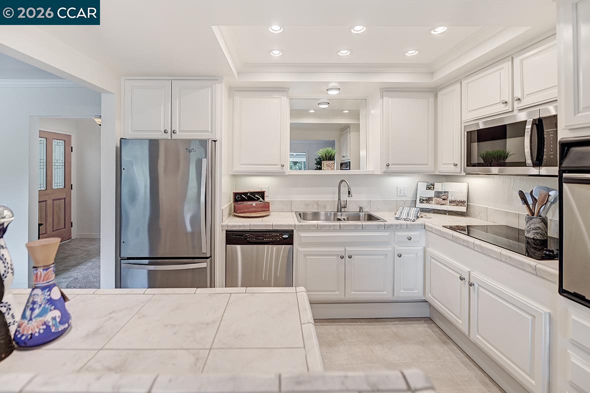 1309 Skycrest Dr # 5, Walnut Creek CA 94595 — photo 9