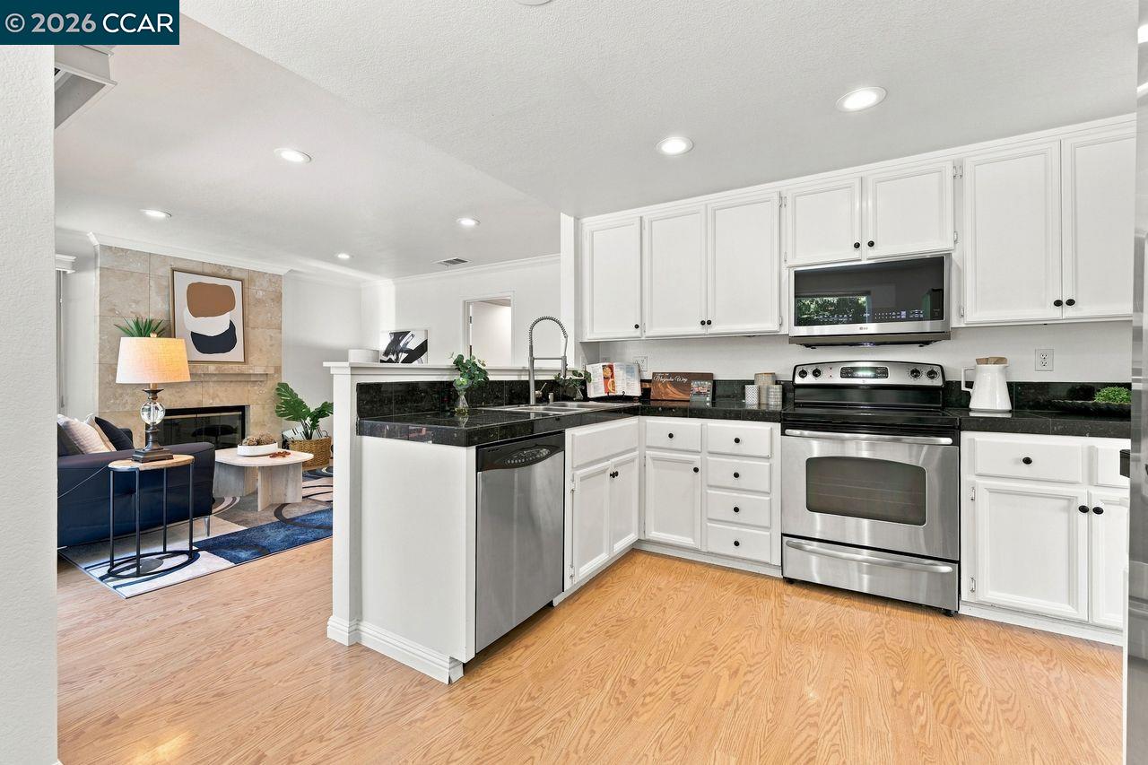 364 Flaming Oak Dr, Pleasant Hill CA 94523 — photo 11