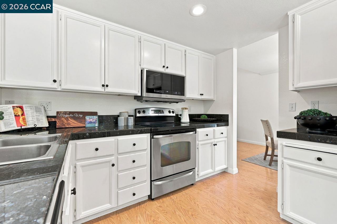 364 Flaming Oak Dr, Pleasant Hill CA 94523 — photo 12