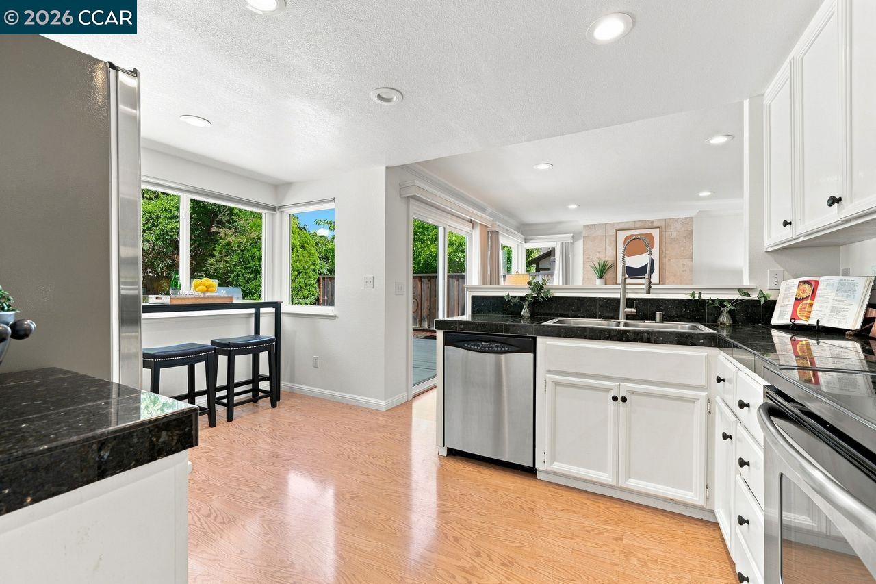 364 Flaming Oak Dr, Pleasant Hill CA 94523 — photo 14