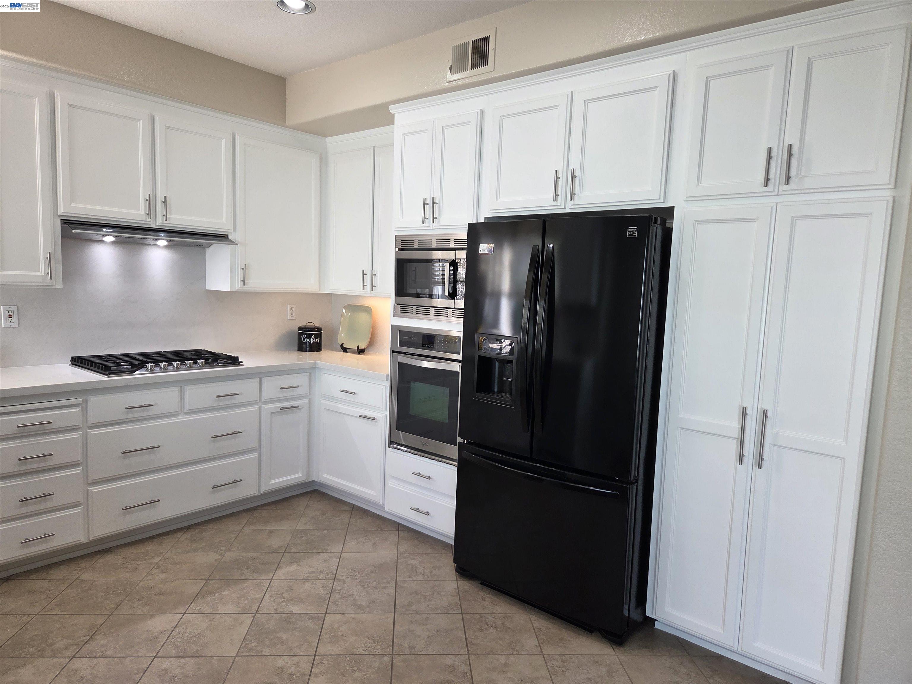 2850 Montair Way, Union City CA 94587 — photo 11