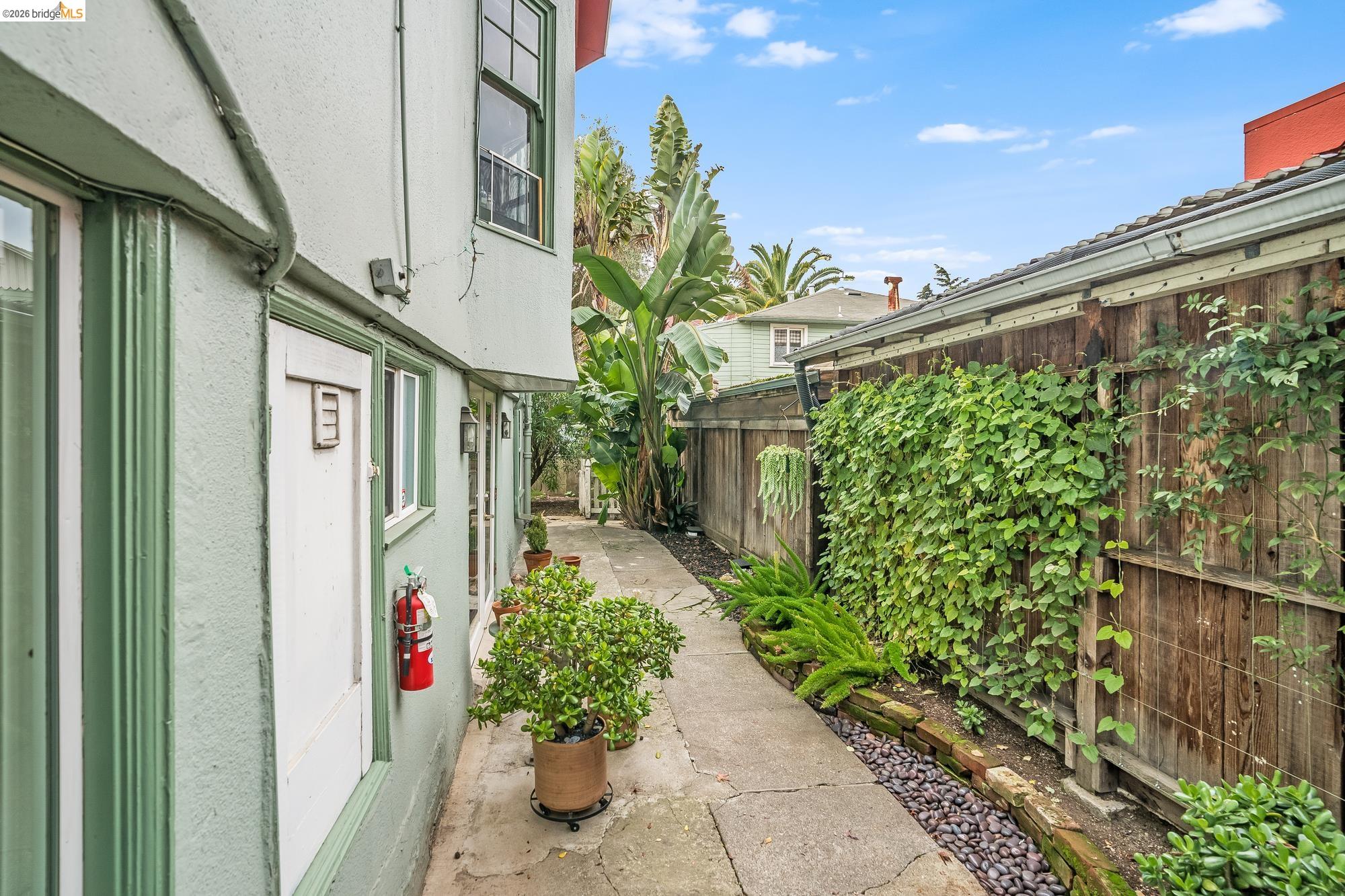 95 Moss Ave, Oakland CA 94610 — photo 7