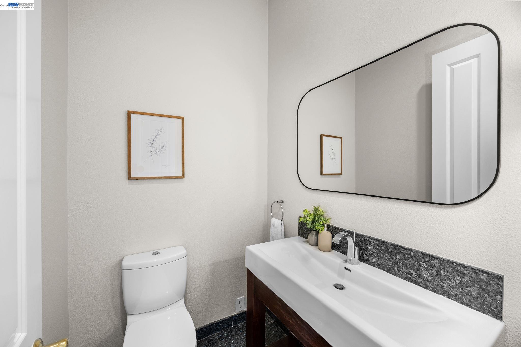 8249 Skyline Cir, Oakland CA 94605 — photo 11