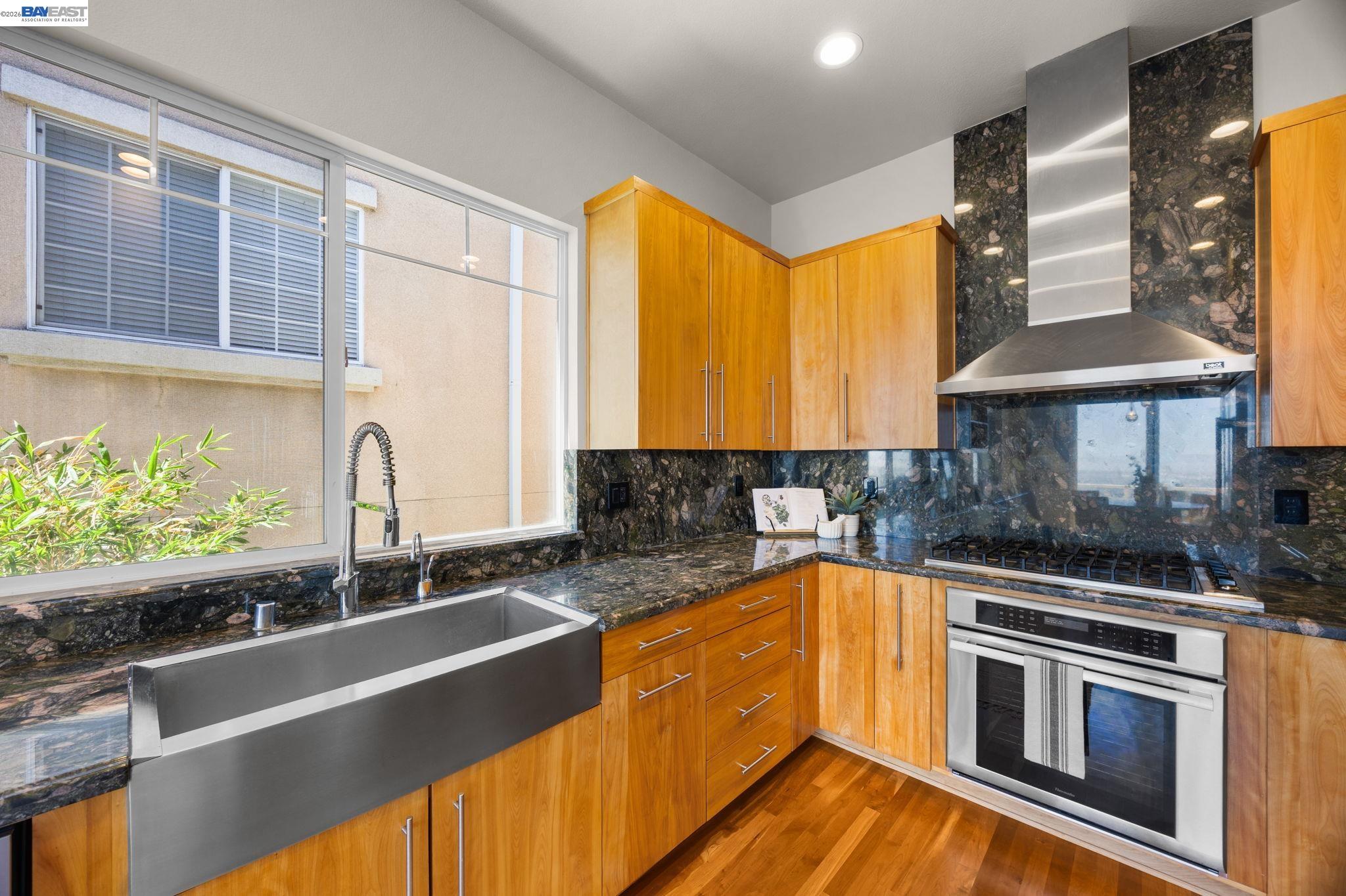 8249 Skyline Cir, Oakland CA 94605 — photo 16