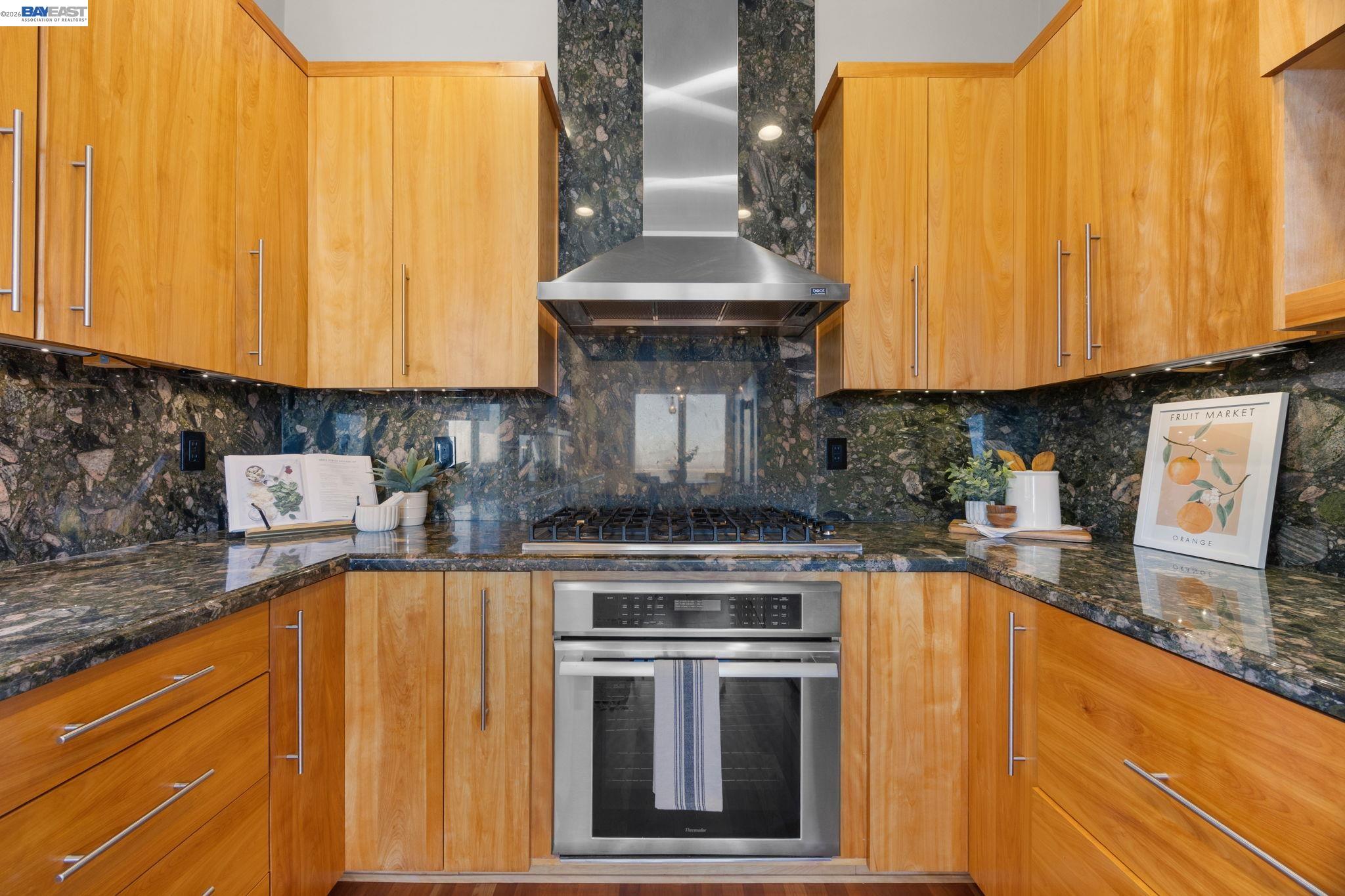 8249 Skyline Cir, Oakland CA 94605 — photo 17