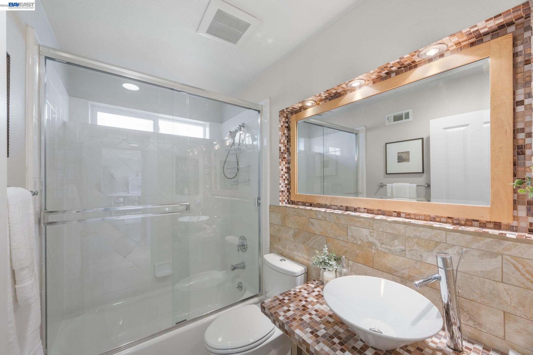 8249 Skyline Cir, Oakland CA 94605 — photo 28