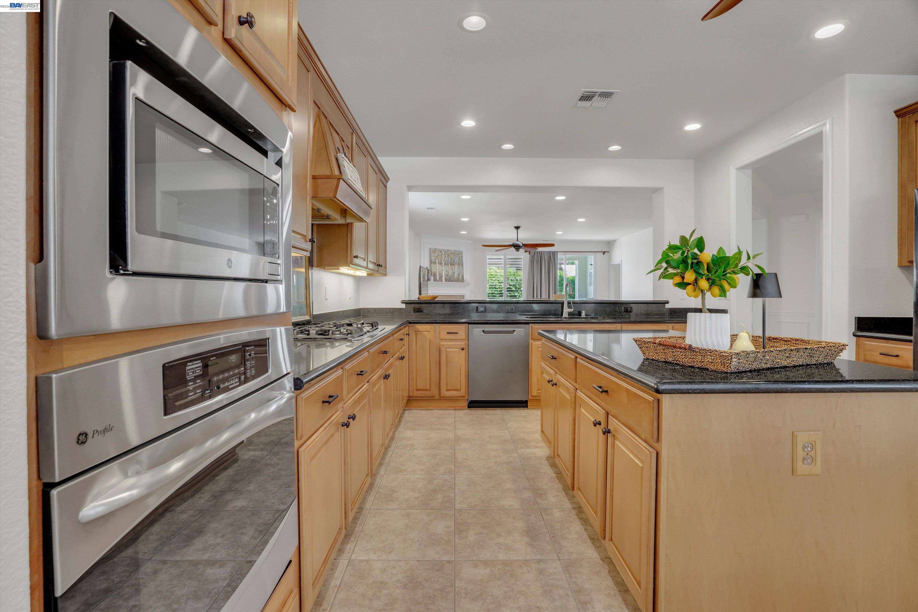 2472 Shadow Berry Dr, Manteca CA 95336 — photo 13