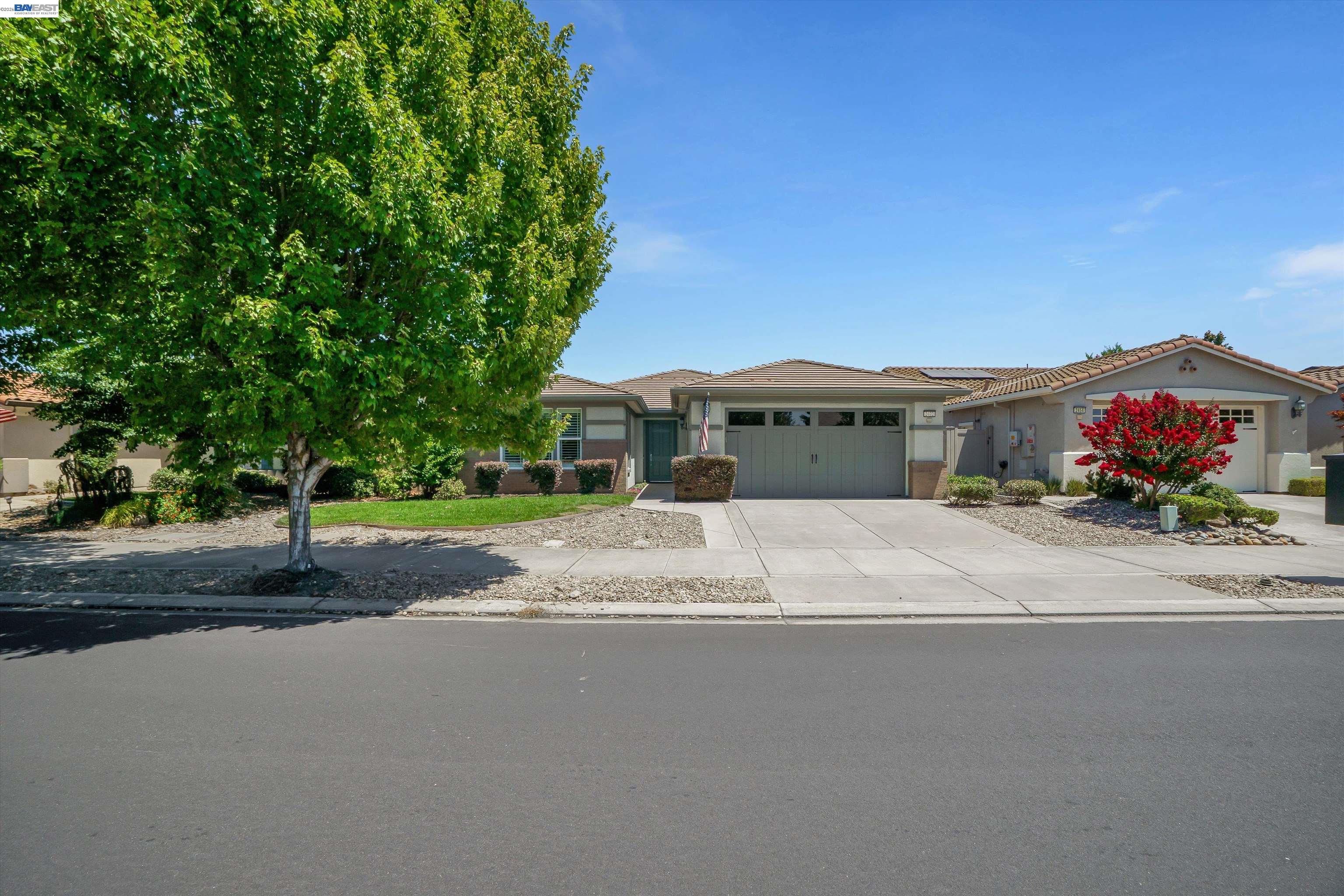 2472 Shadow Berry Dr, Manteca CA 95336 — photo 4