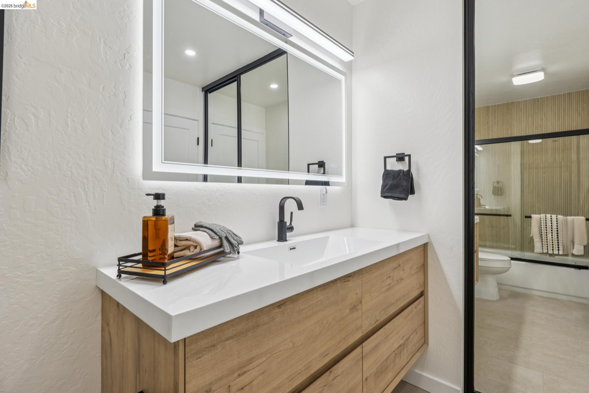 7 Embarcadero West # 207, Oakland CA 94607 — photo 28
