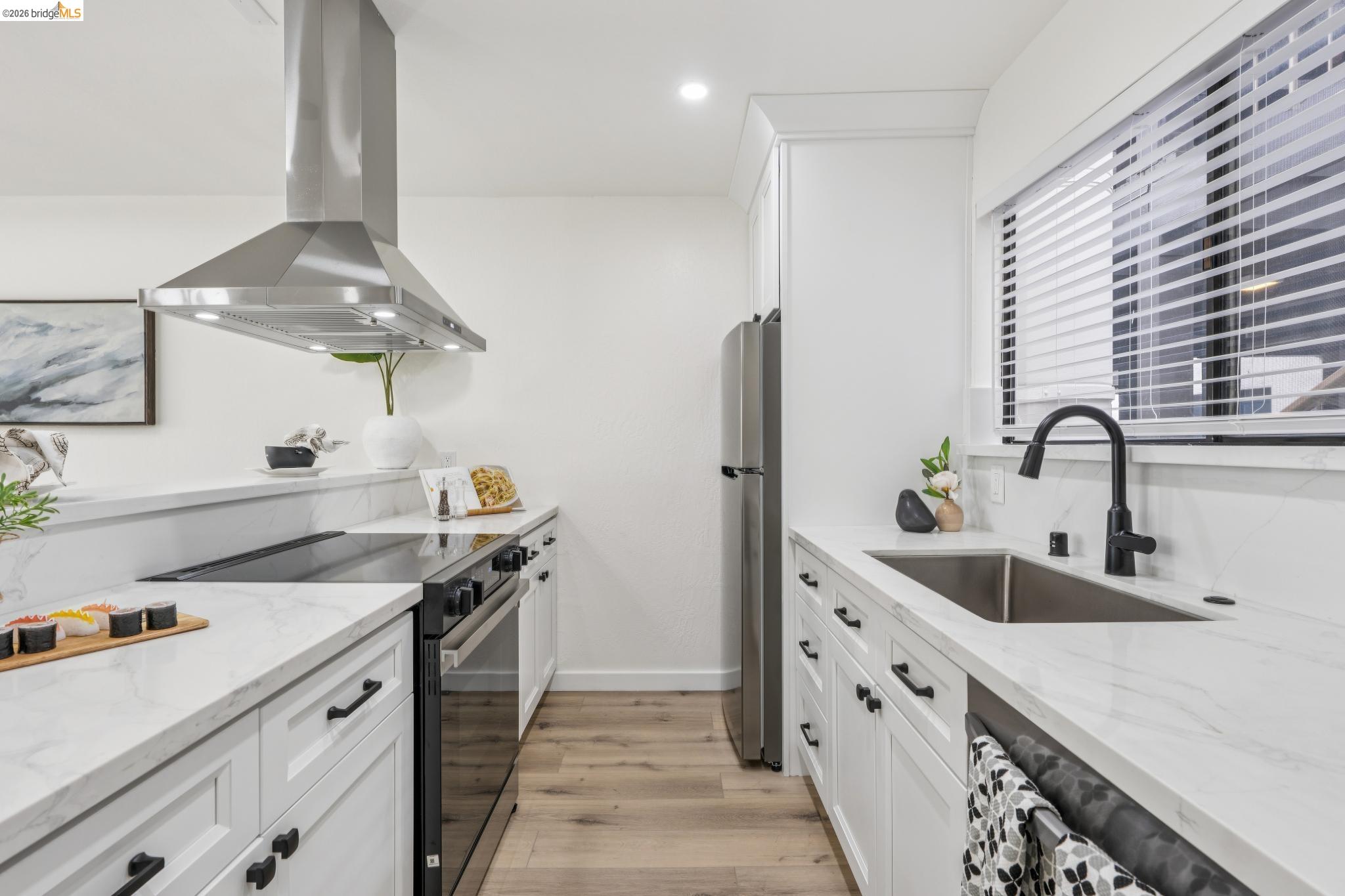 7 Embarcadero West # 207, Oakland CA 94607 — photo 8