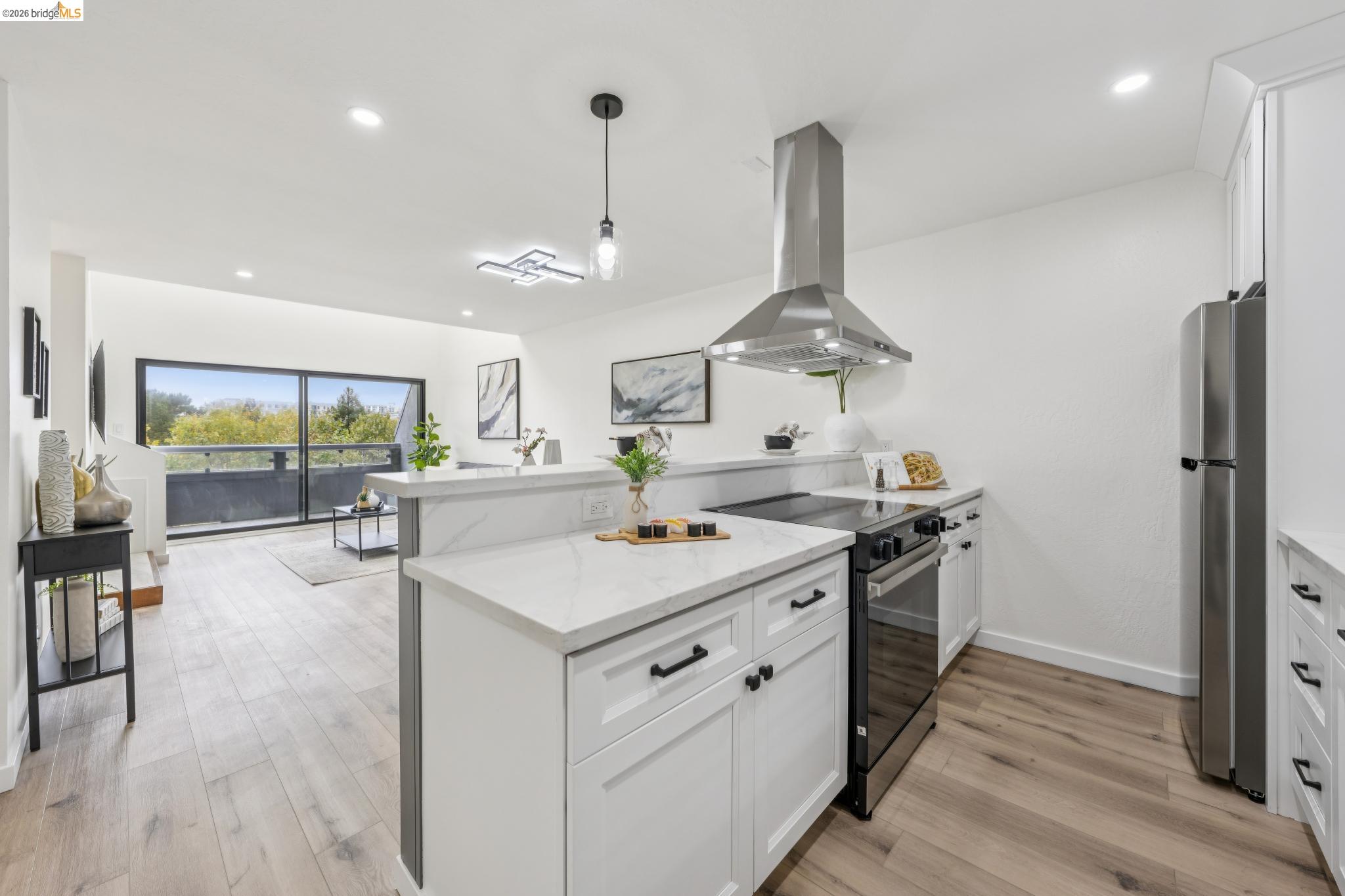 7 Embarcadero West # 207, Oakland CA 94607 — photo 10