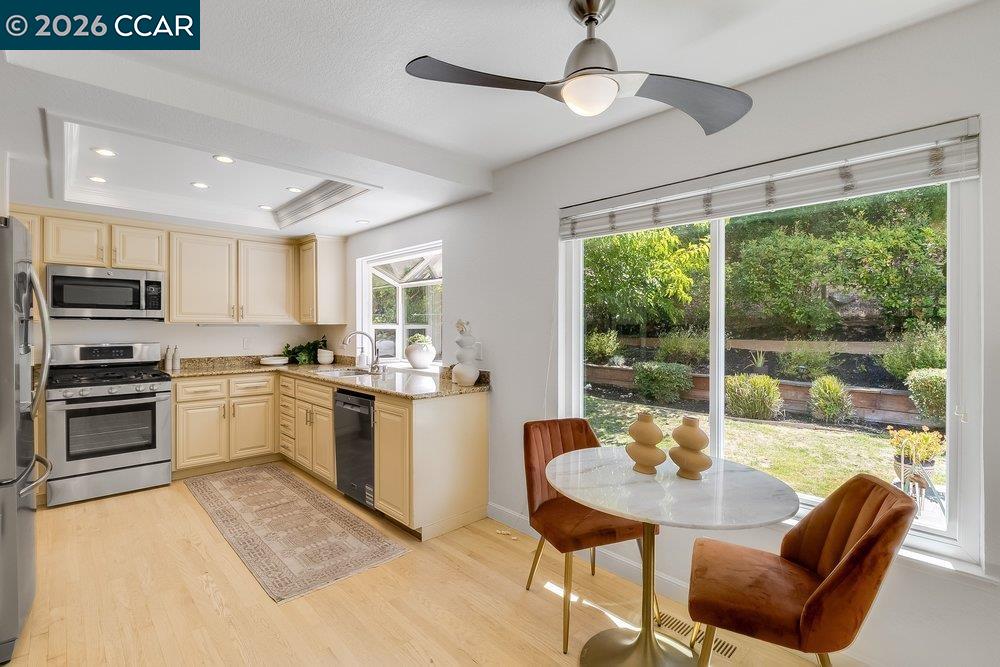5633 Mount Hood Ct, Martinez CA 94553 — photo 14