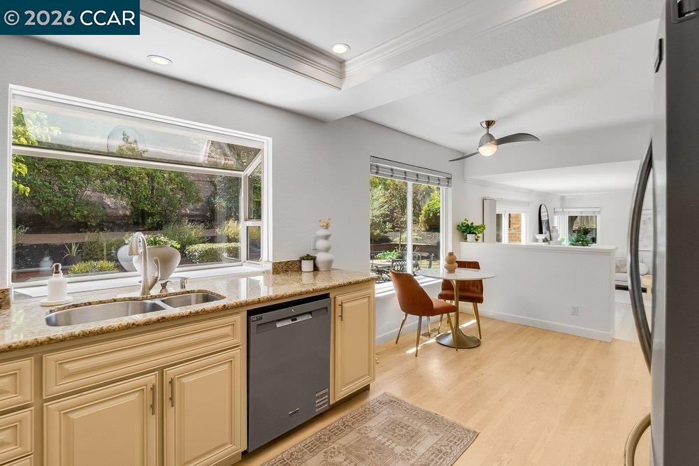 5633 Mount Hood Ct, Martinez CA 94553 — photo 18