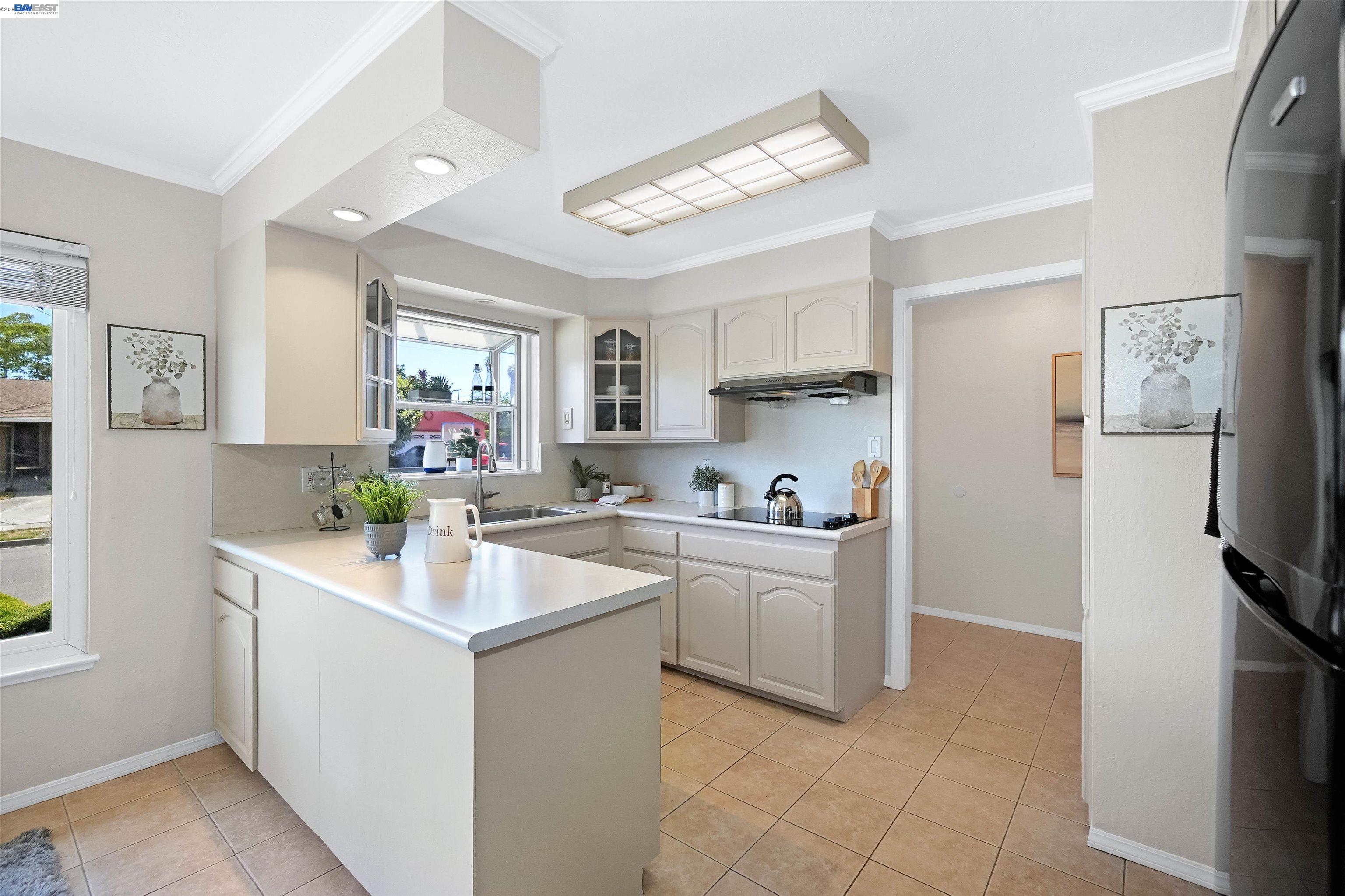 2053 Trafalgar ave, Hayward CA 94545 — photo 8