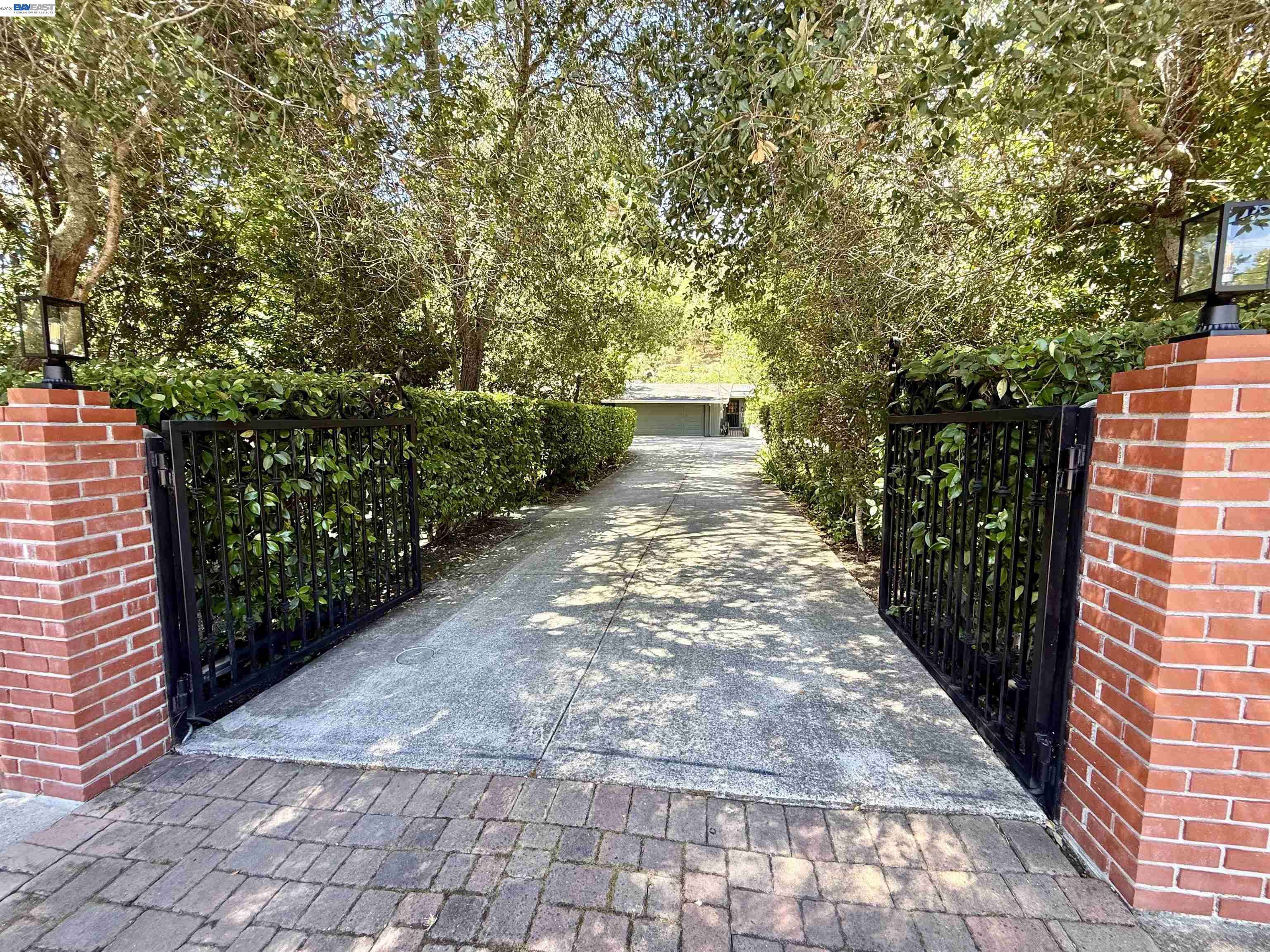 516 Moraga Way, Orinda CA 94563 — photo 8