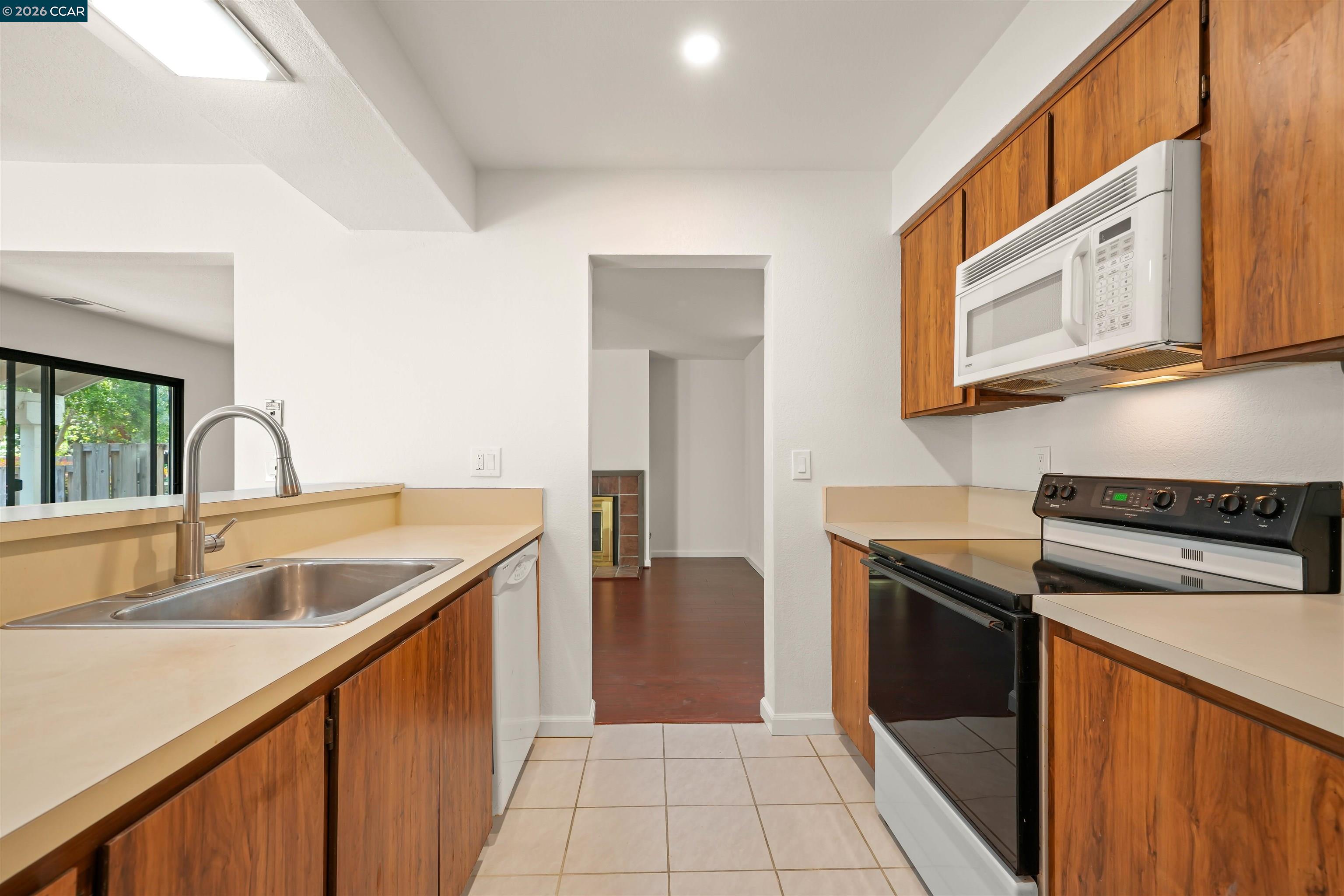 151 Terrace Ct, Hercules CA 94547 — photo 8