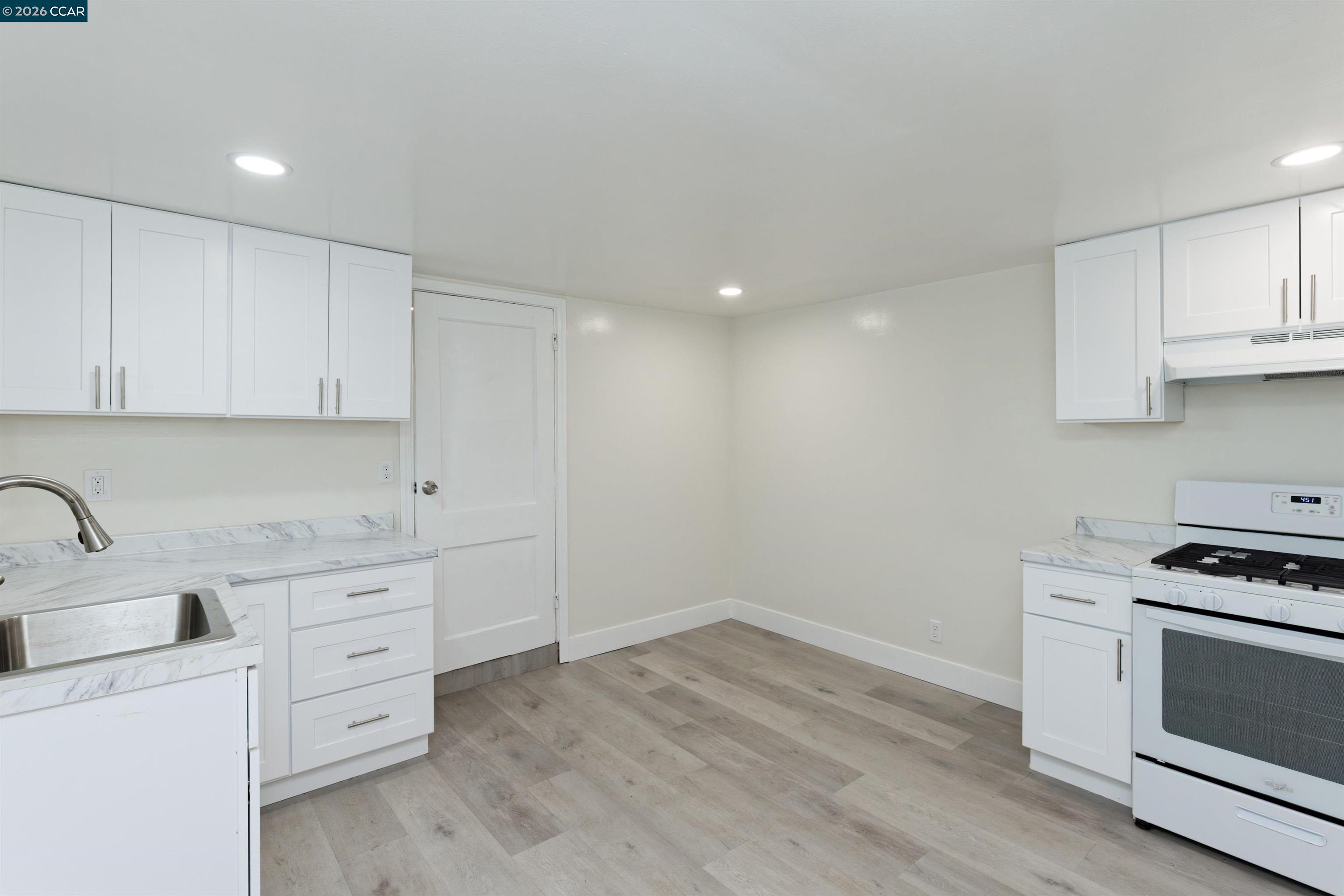 2012 E 15Th St, Oakland CA 94606 — photo 6