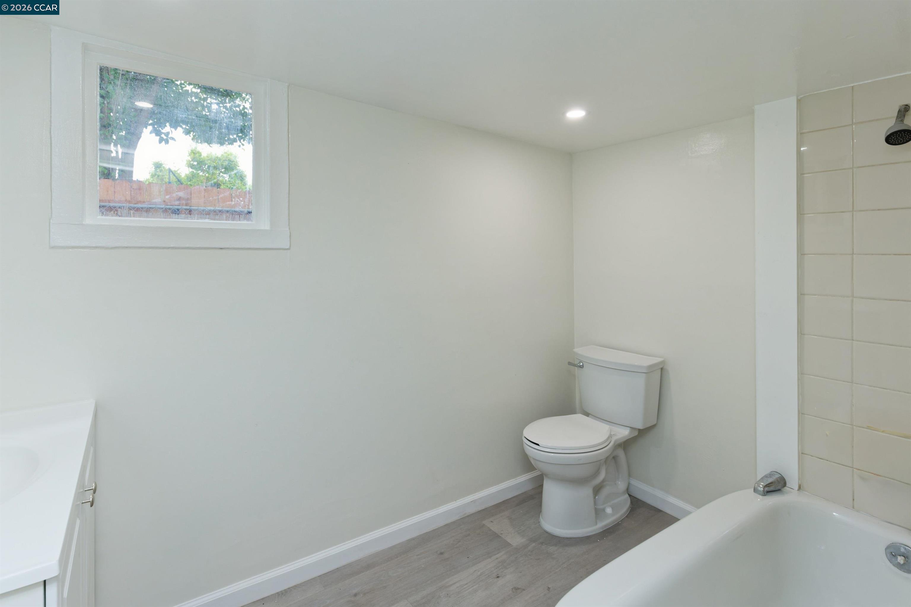 2012 E 15Th St, Oakland CA 94606 — photo 7