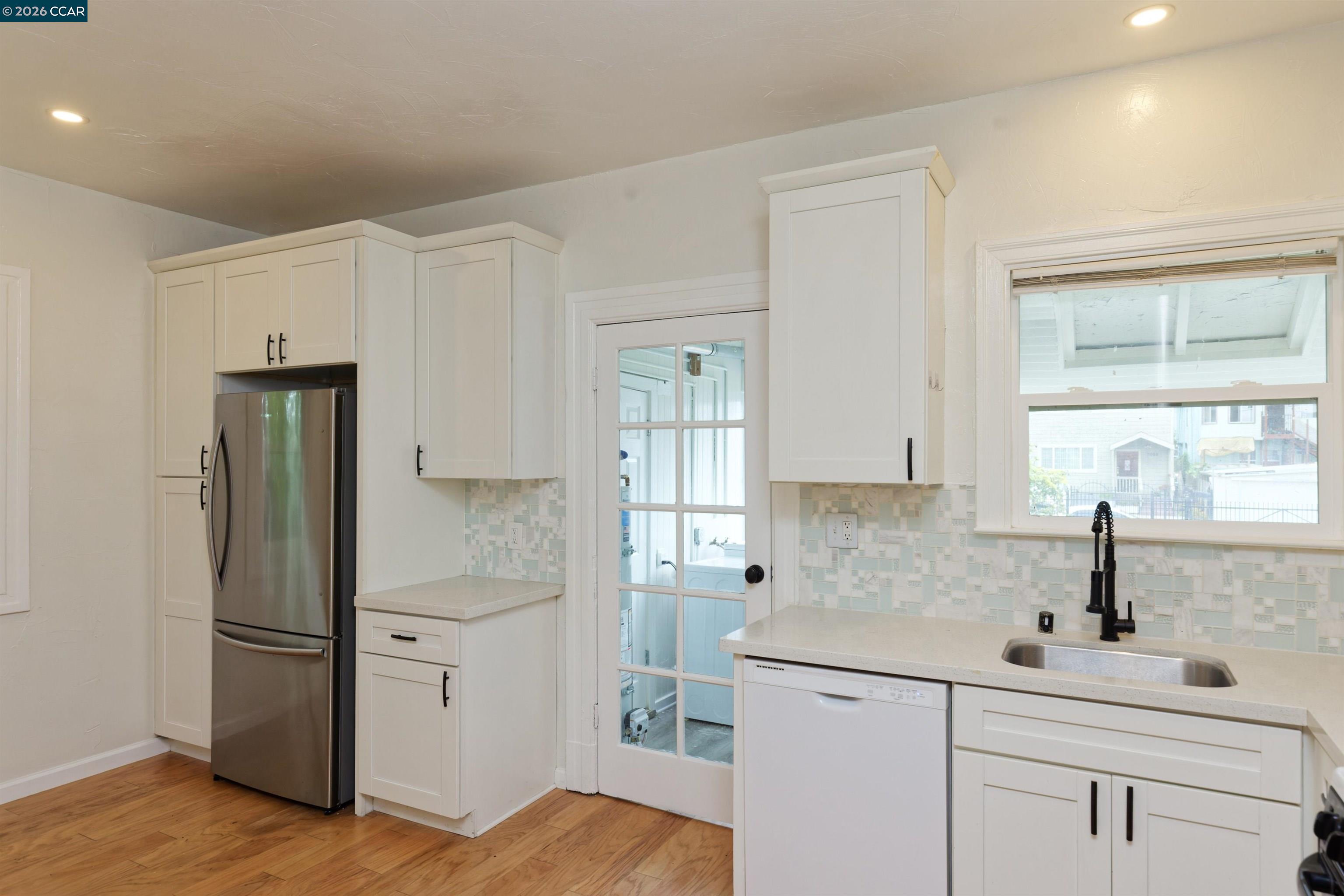 2012 E 15Th St, Oakland CA 94606 — photo 10